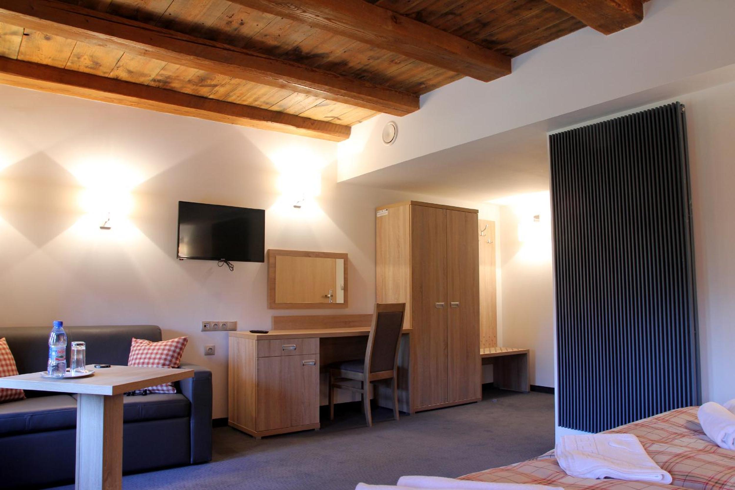 Large Double Room photo 1