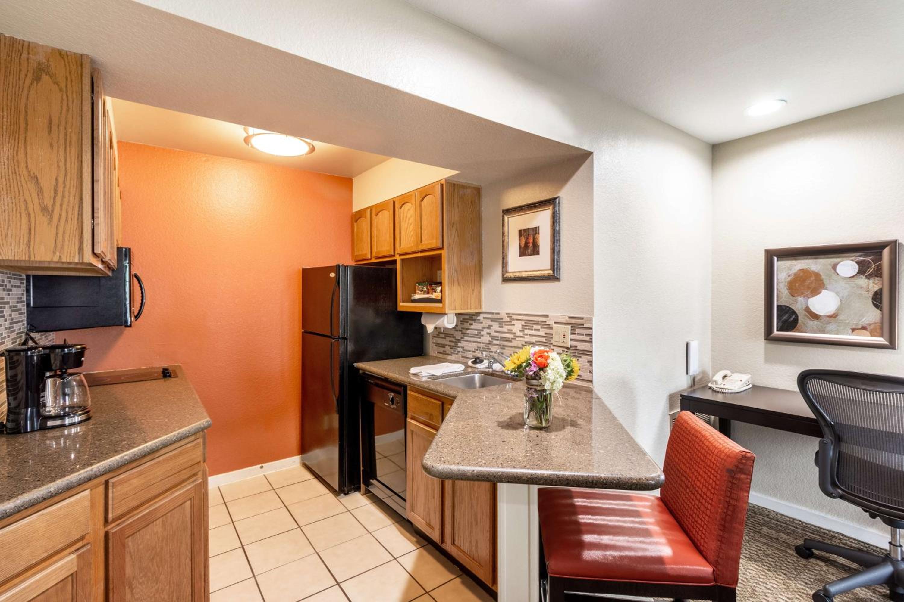 Two-Bedroom Suite - Two Queens - Photo 2