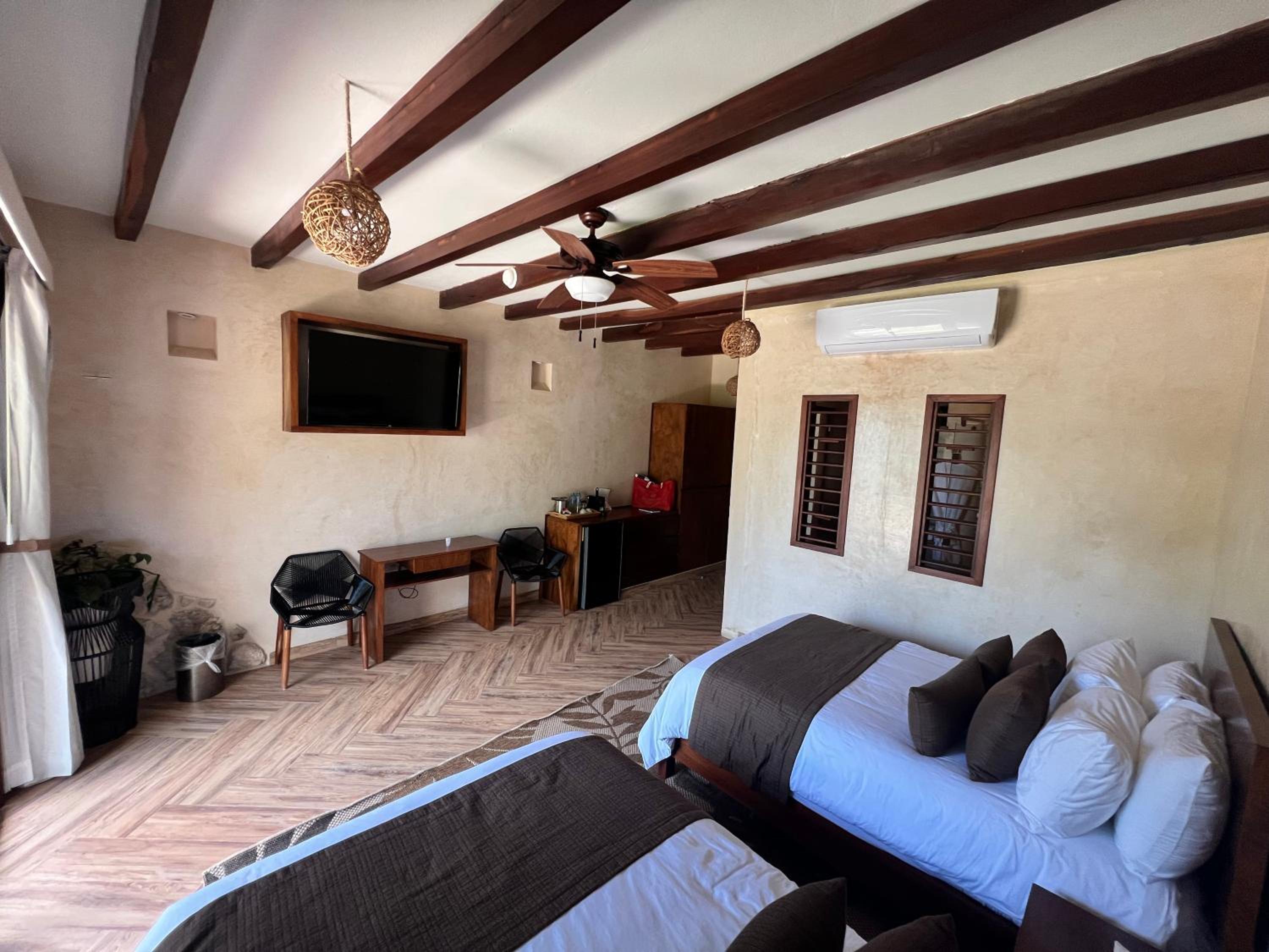 Deluxe Double Room with Two Double Beds photo 1