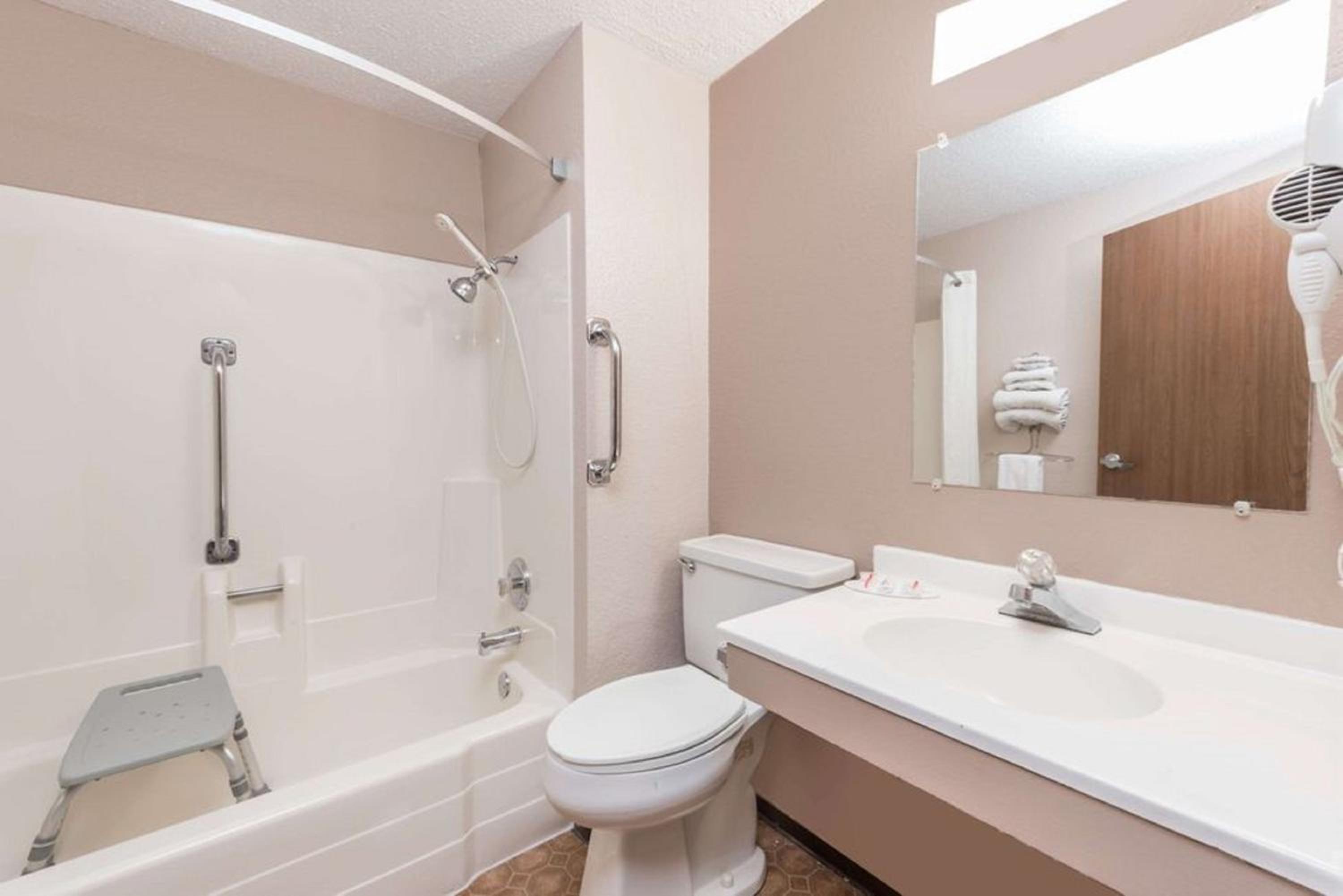 Queen Room - Disability Access