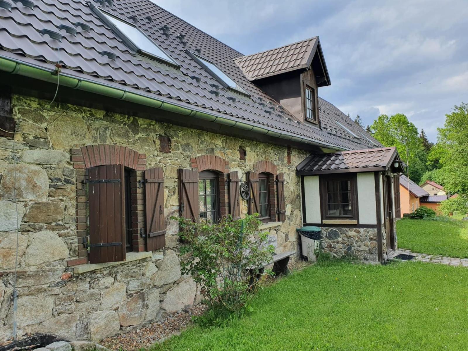 Three-Bedroom House photo 2