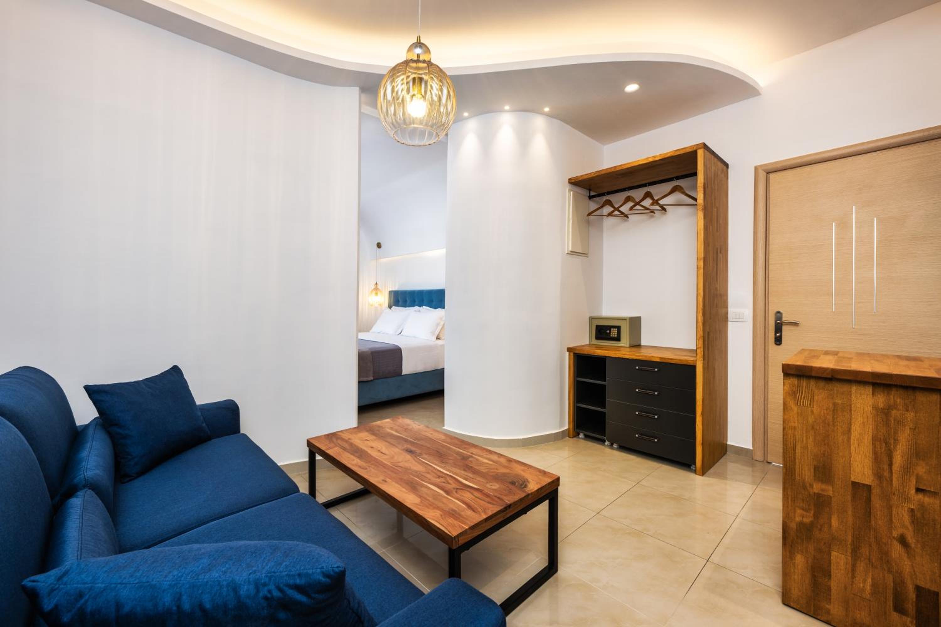 Deluxe Room - Photo 2