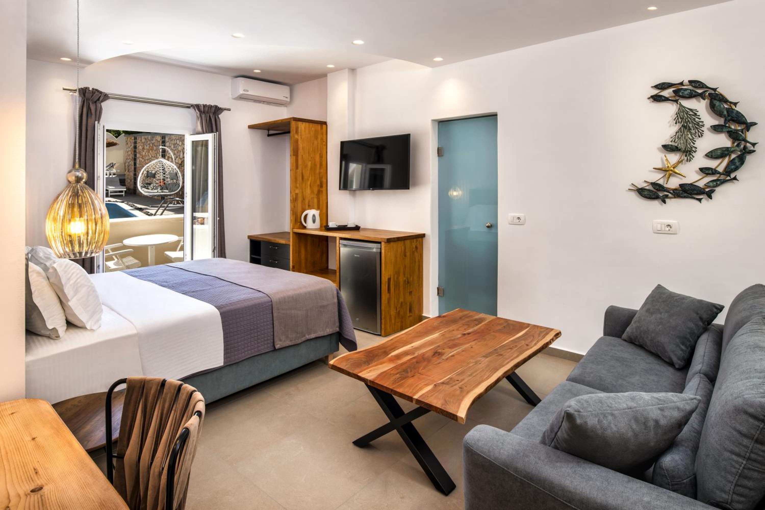 Deluxe Room - Photo 10