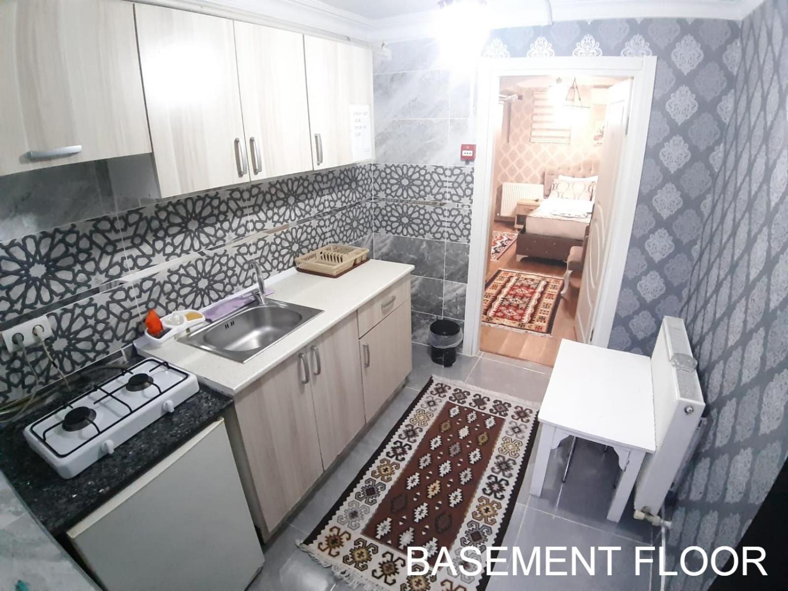 Economy Triple Room photo 3