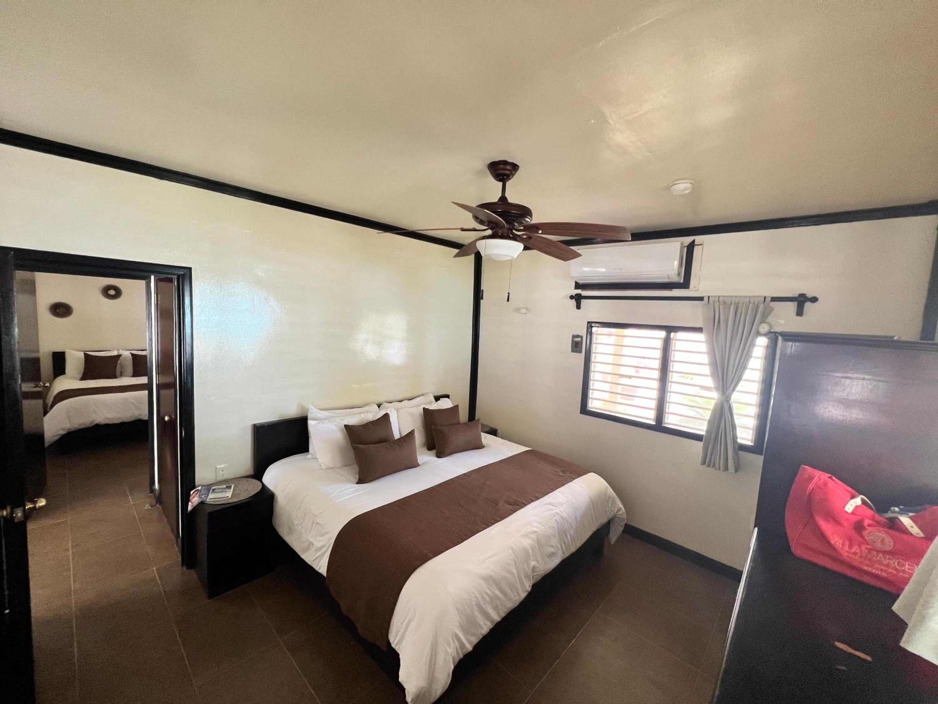 Deluxe Family Room photo 2