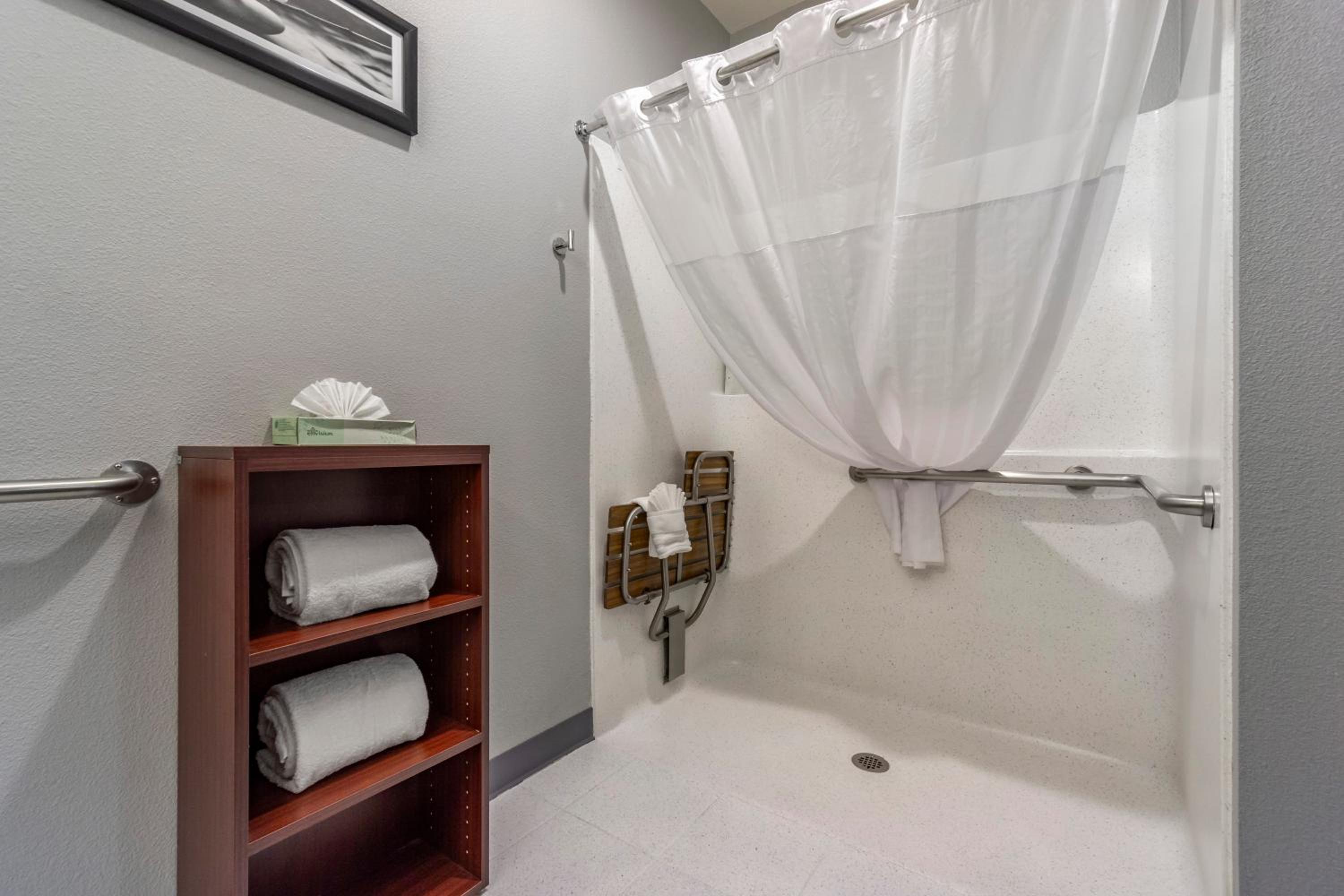 King Room - Disability Access - Photo 4