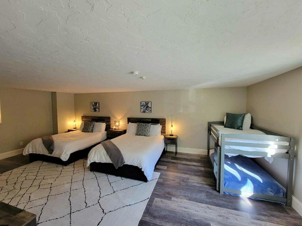 Superior Queen Room with Two Queen Beds