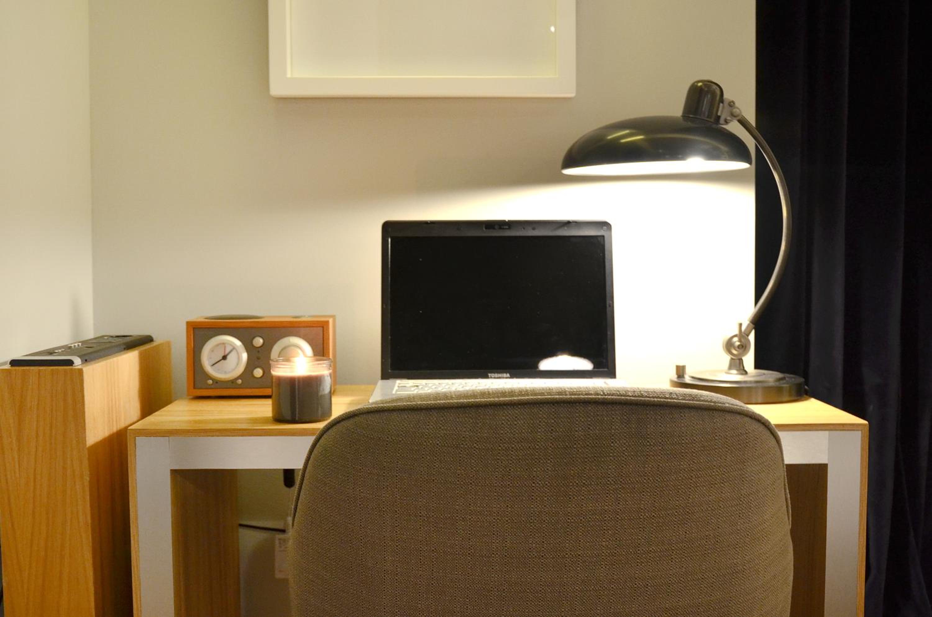 Small Double Room with street view photo 1