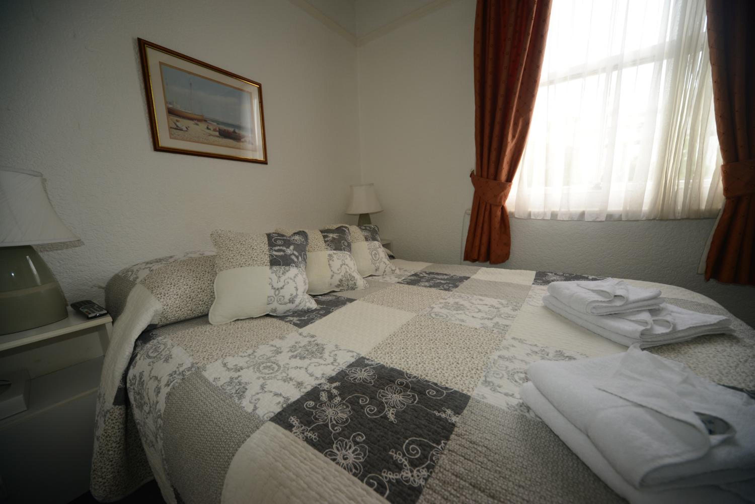 Double Room - Photo 3