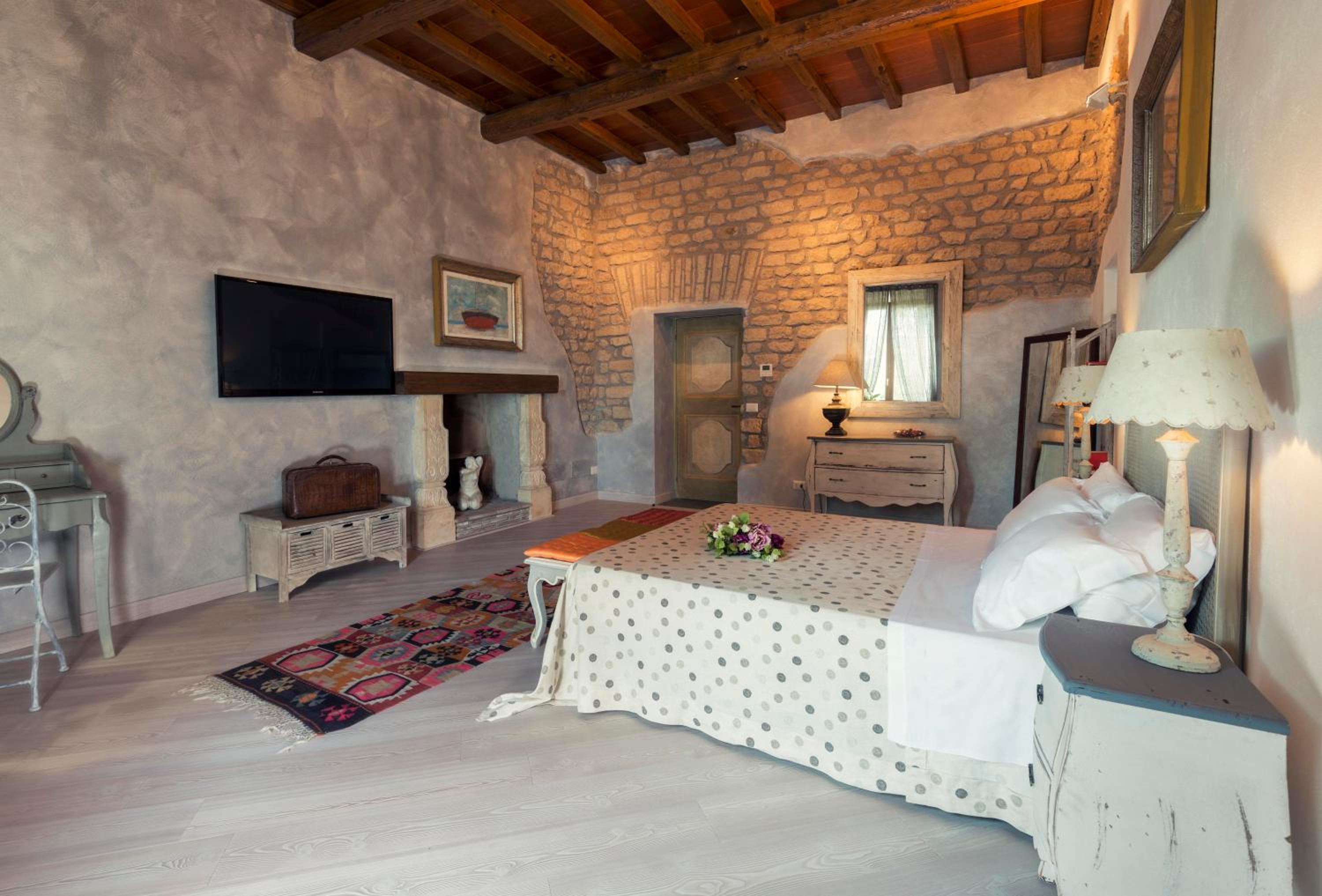 Suite - Photo 2