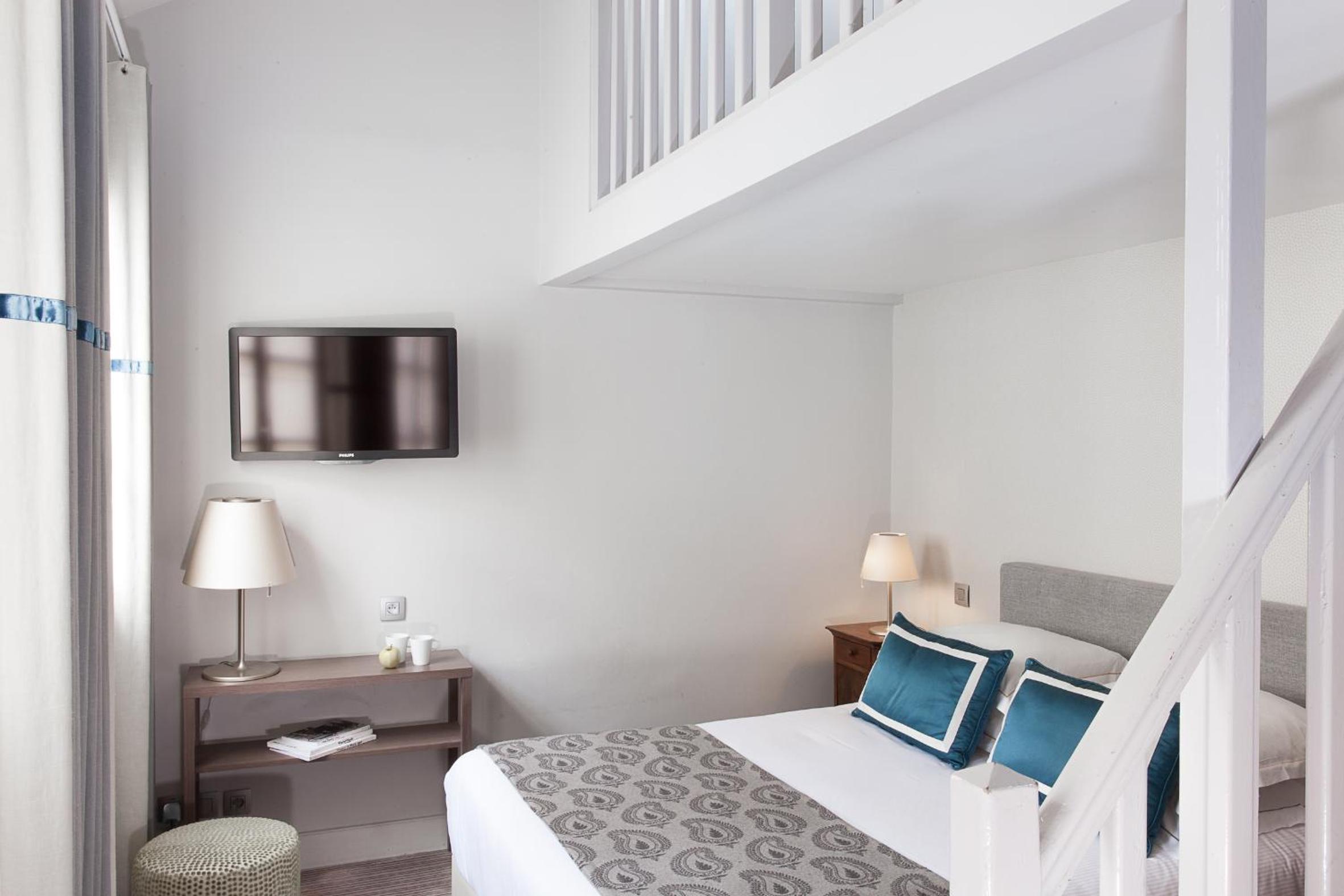 Duplex Room with Louver View photo 1