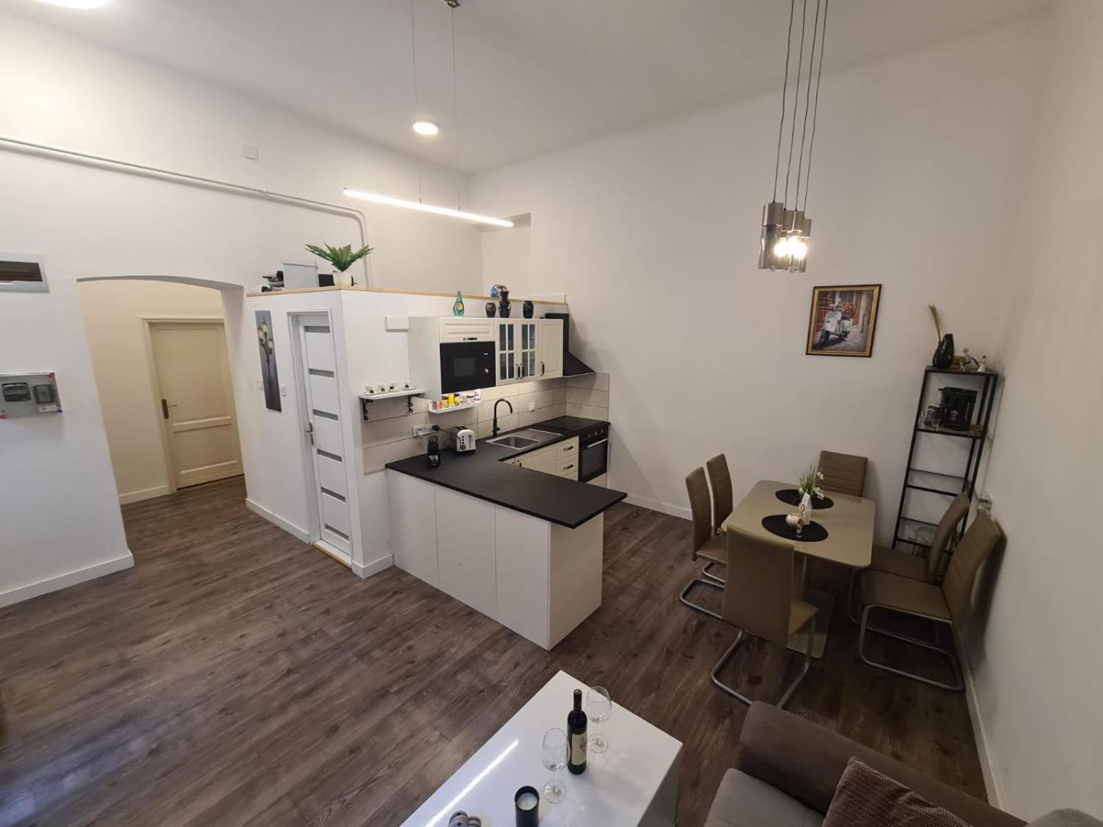 Two-Bedroom Apartment - Photo 16