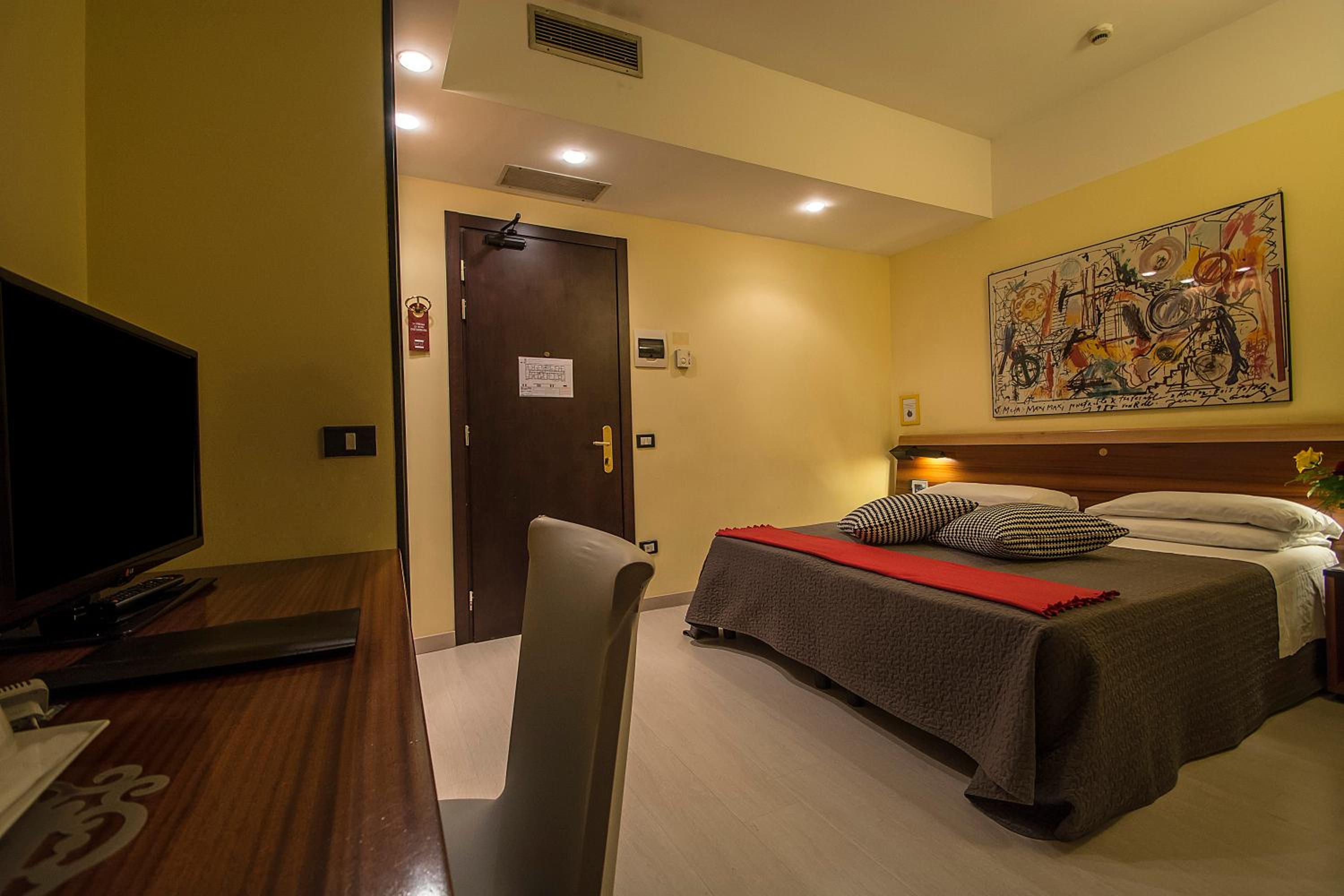 Triple Room - Photo 9