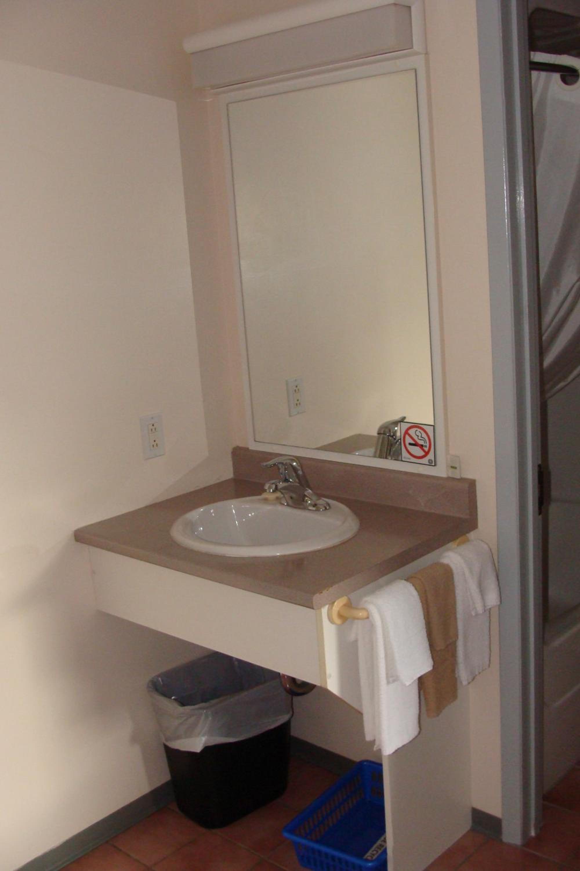 Double Room with Two Double Beds photo 2
