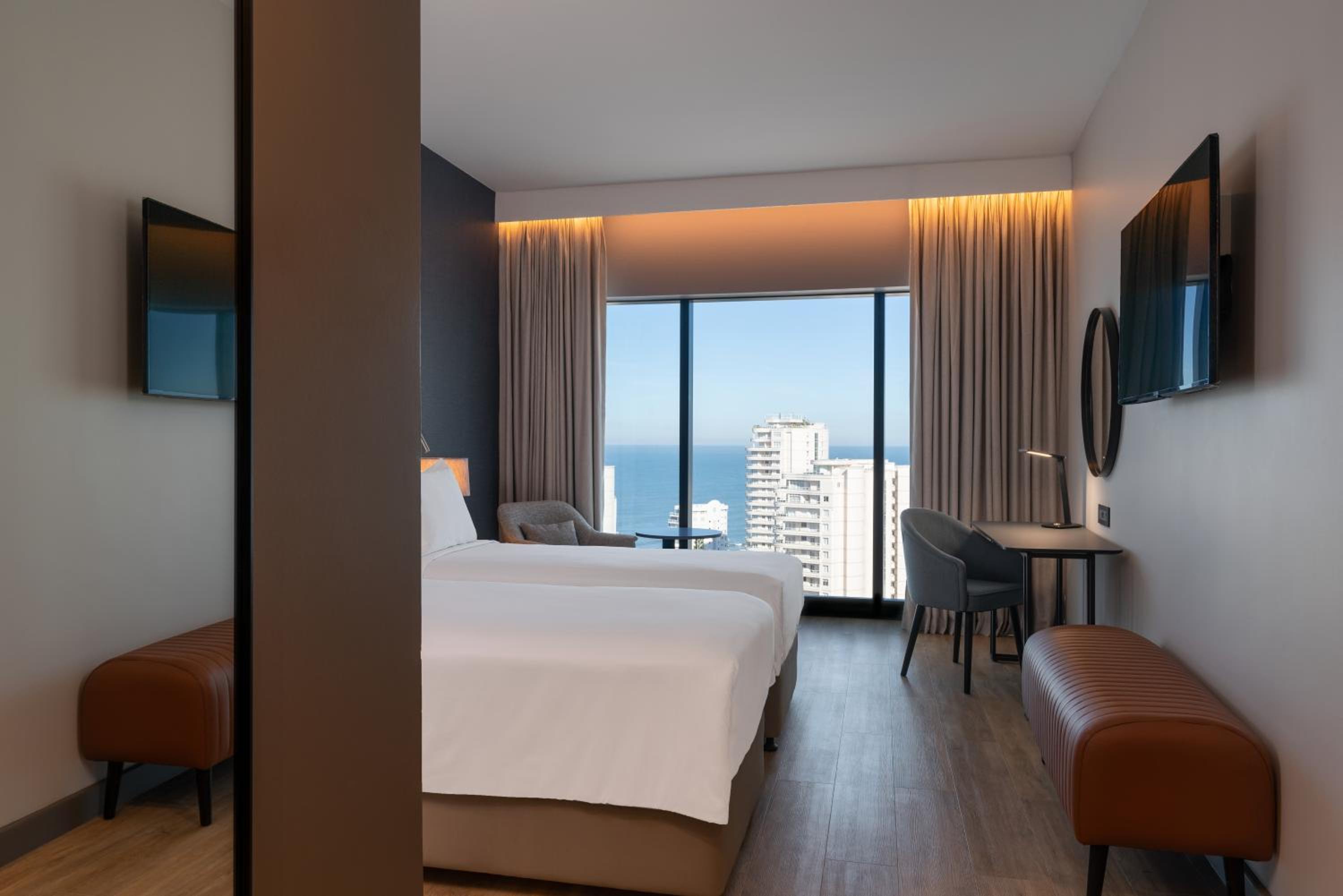 Executive Room with Sea View and Lounge Access - Photo 4