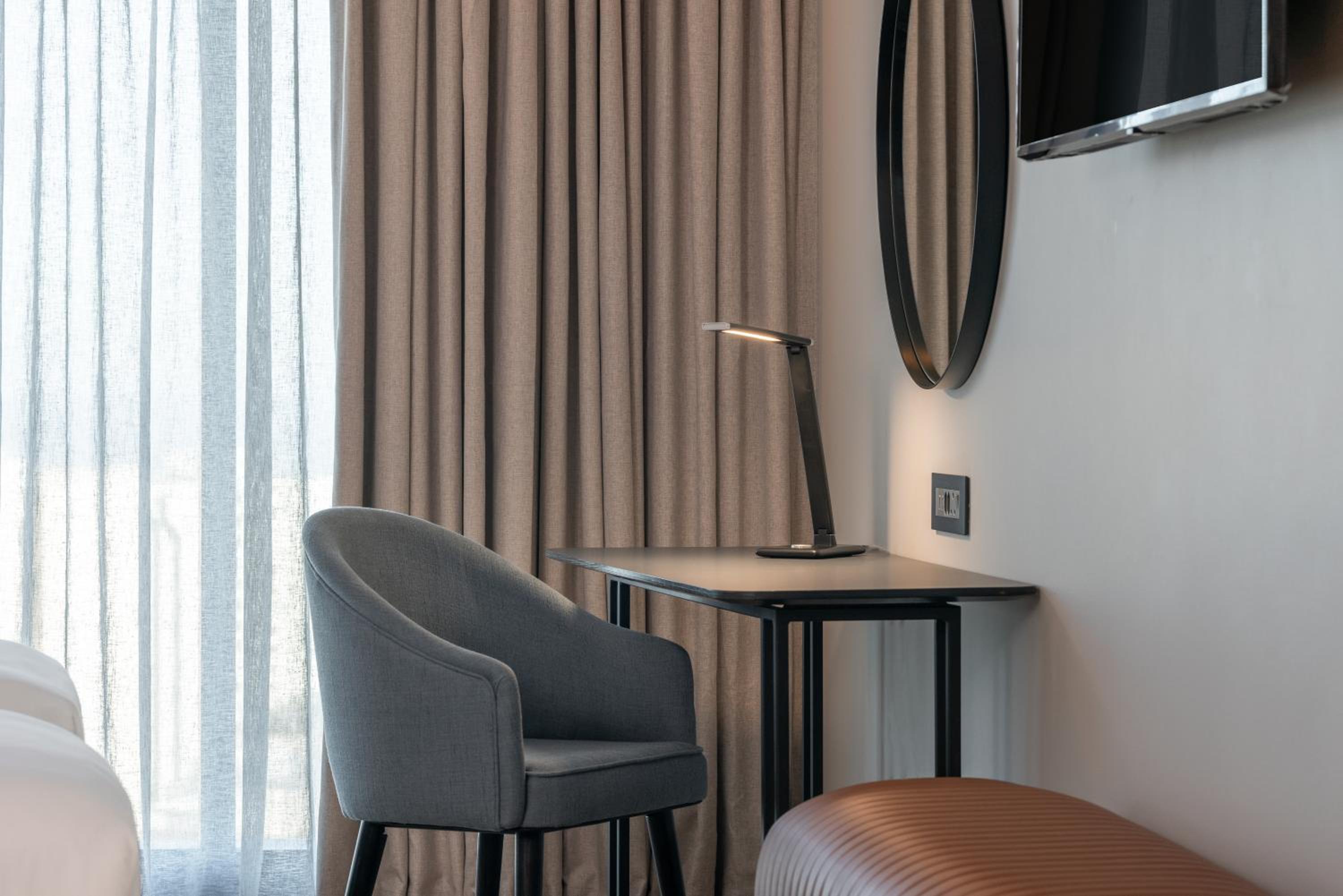 Premium Room with Sea View - Photo 3