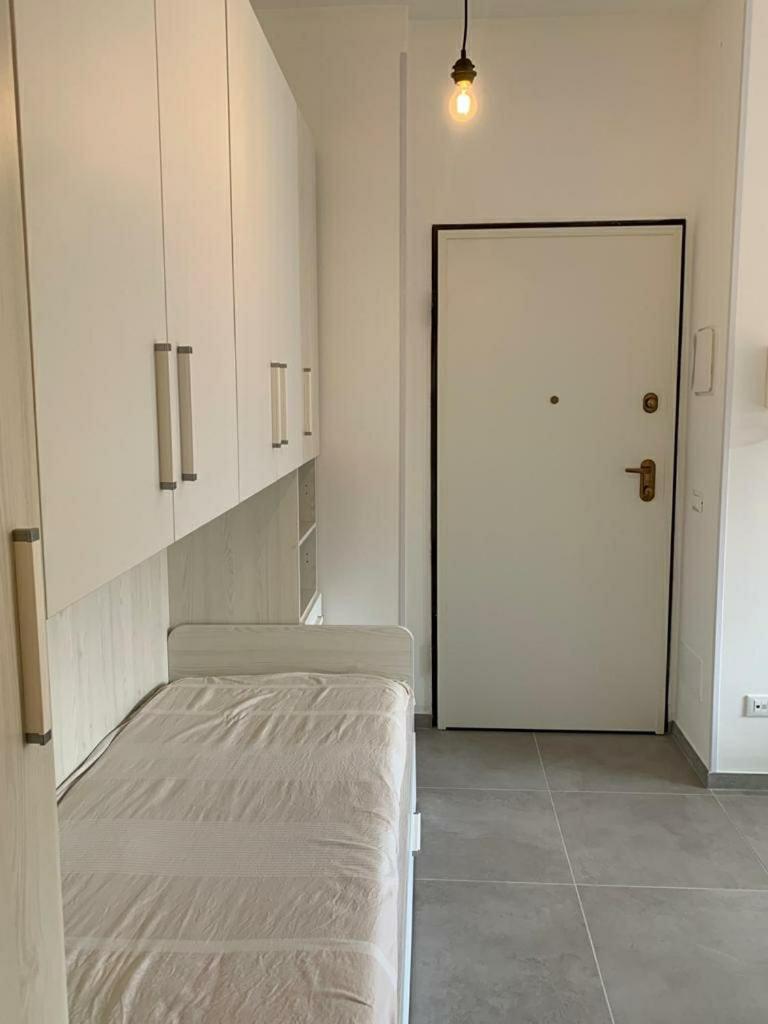 Studio Apartment photo 3