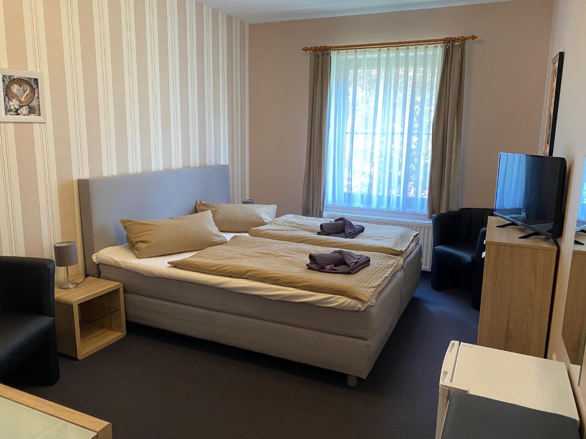 Double Room with Private Bathroom photo 1