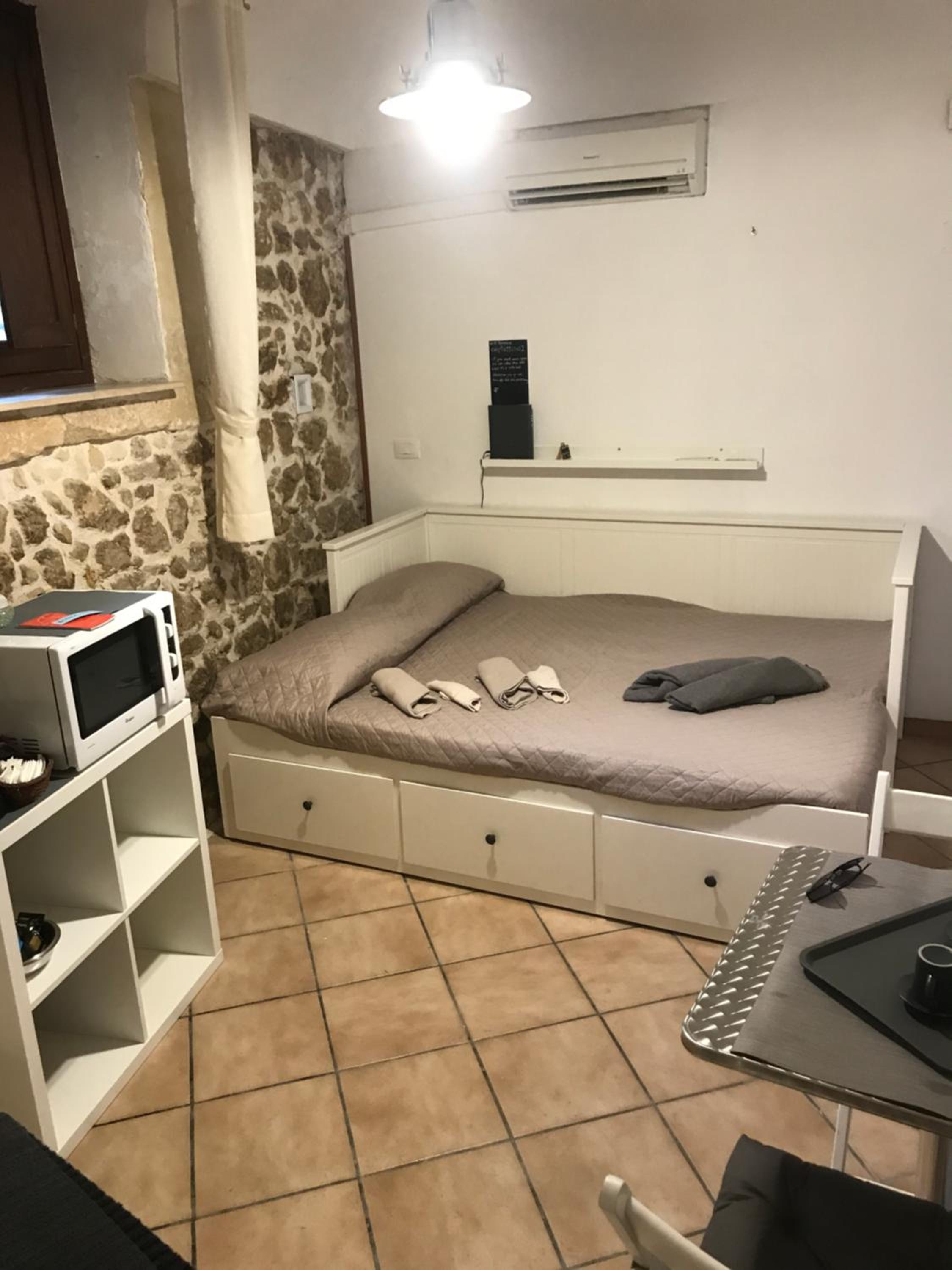 One-Bedroom House