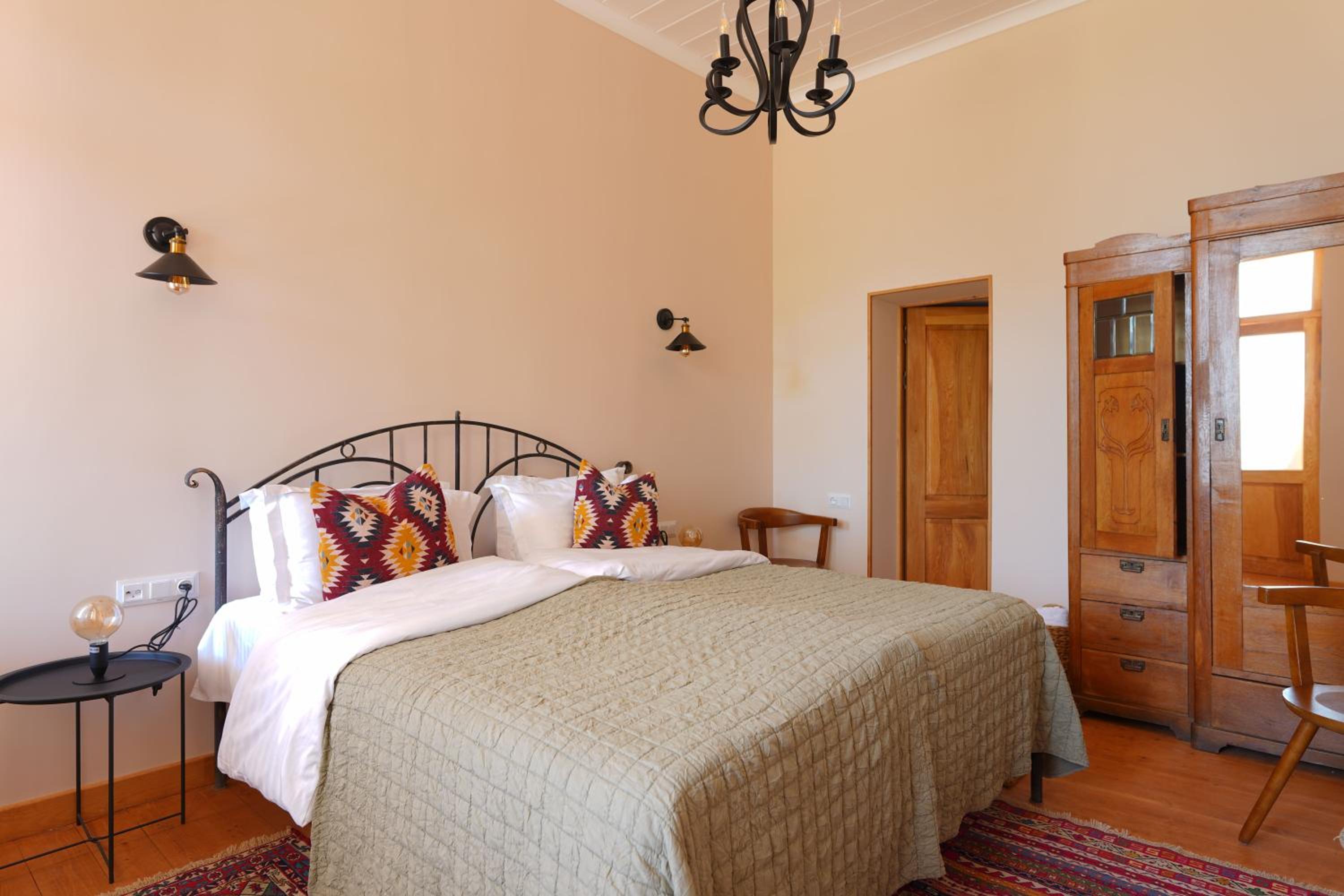 Budget Double Room photo 2