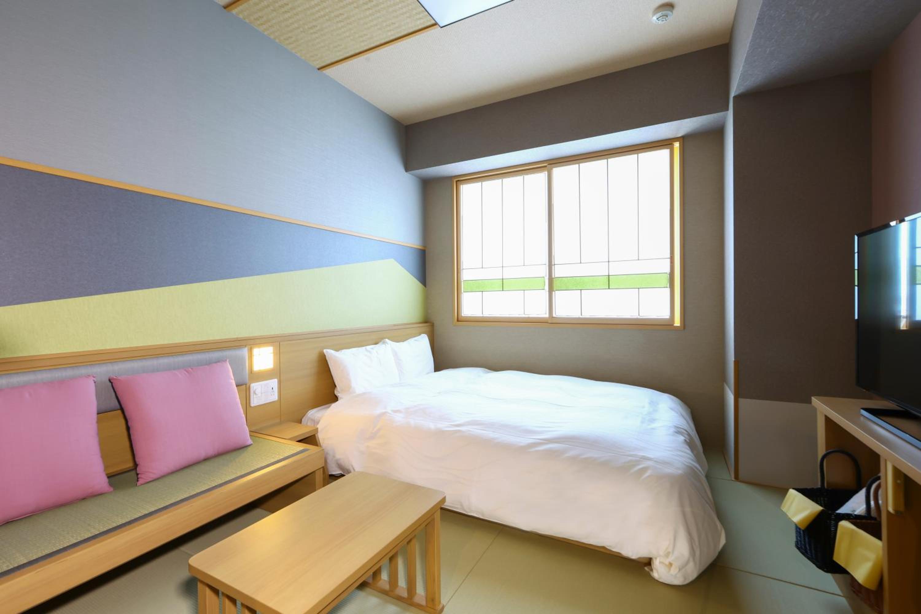 Double Room - Non-Smoking - Photo 6