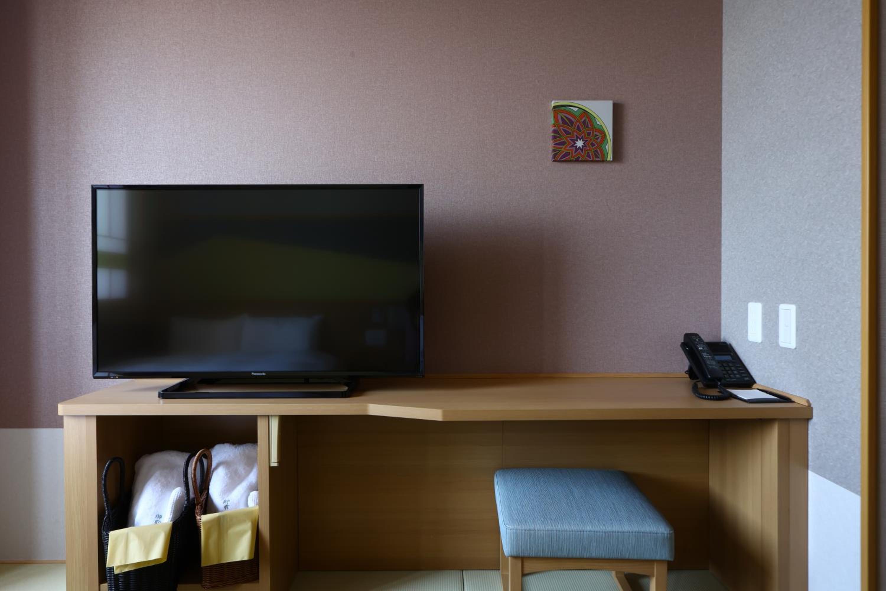 Double Room - Non-Smoking - Photo 8