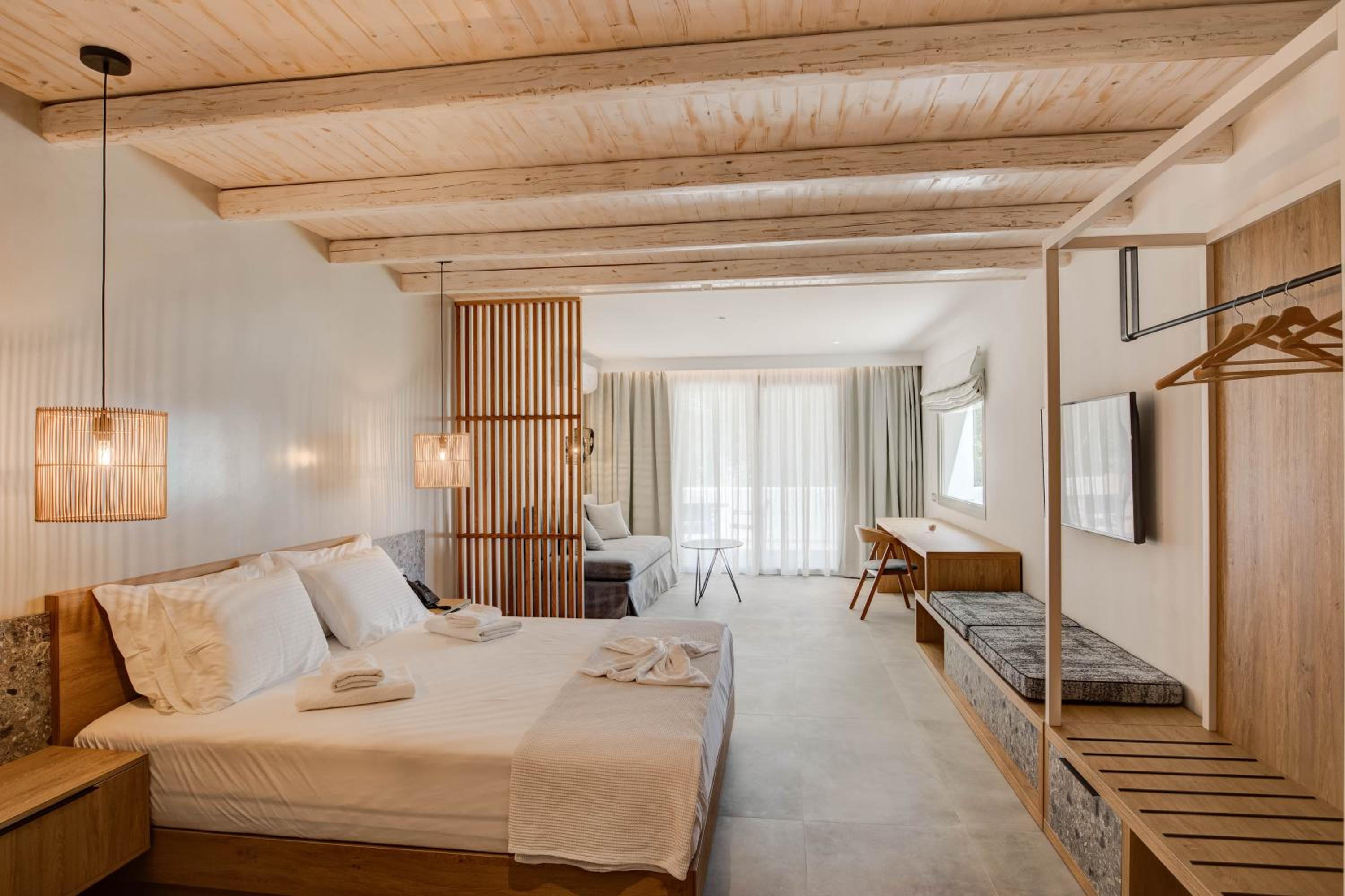 Honeymoon Suite with Sea View photo 1