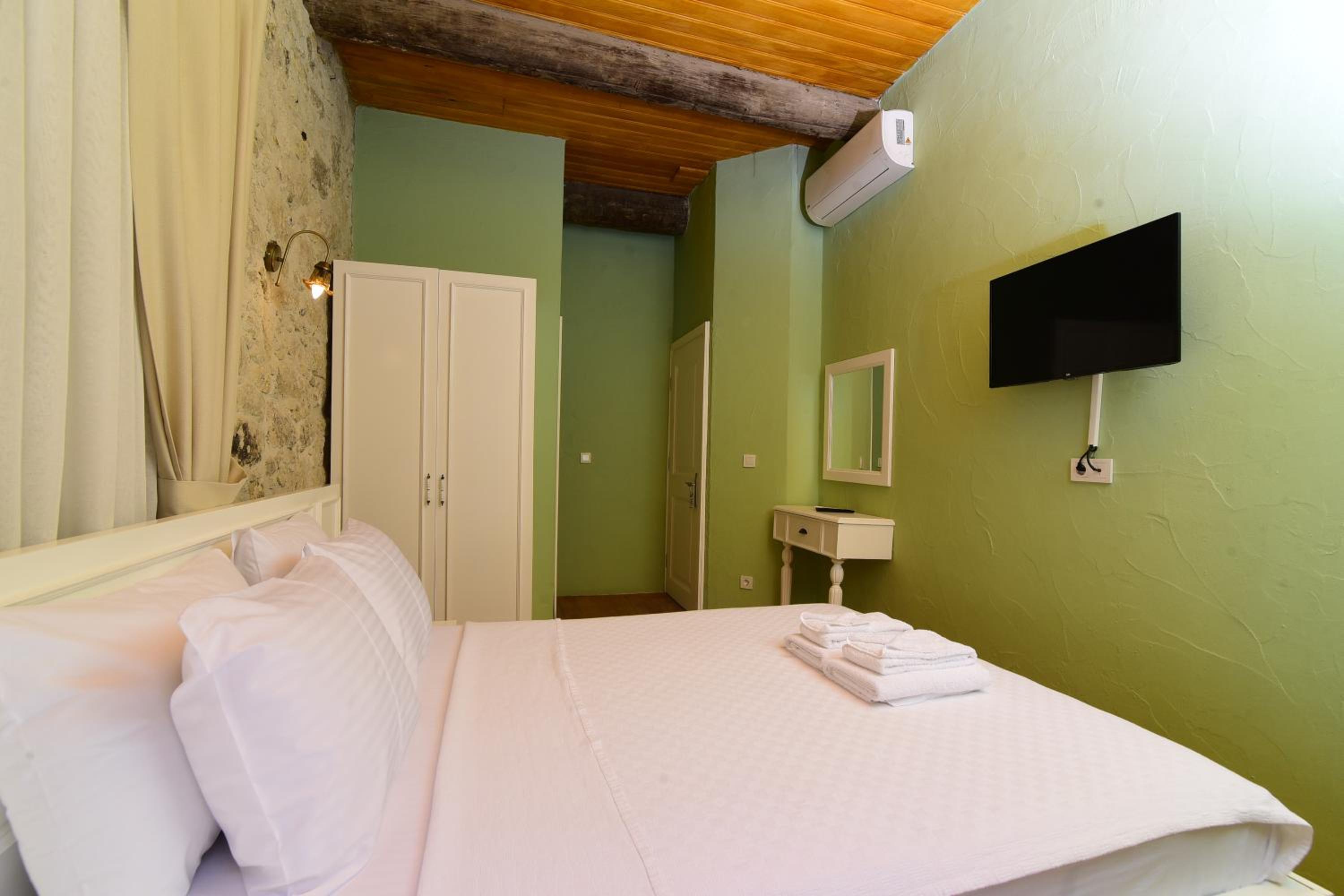 Deluxe Double Room - Photo 5