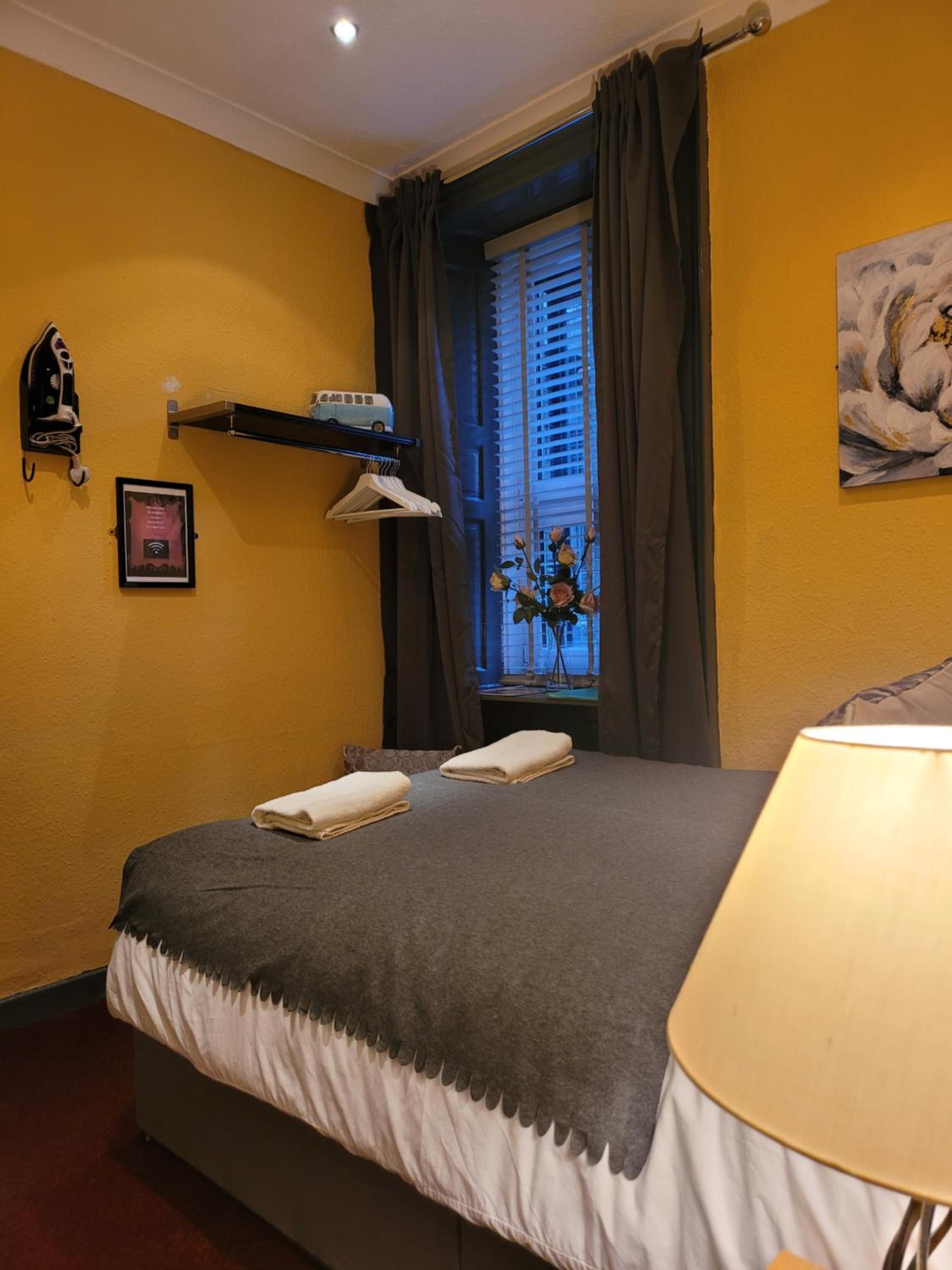 Small Double Room - Photo 3