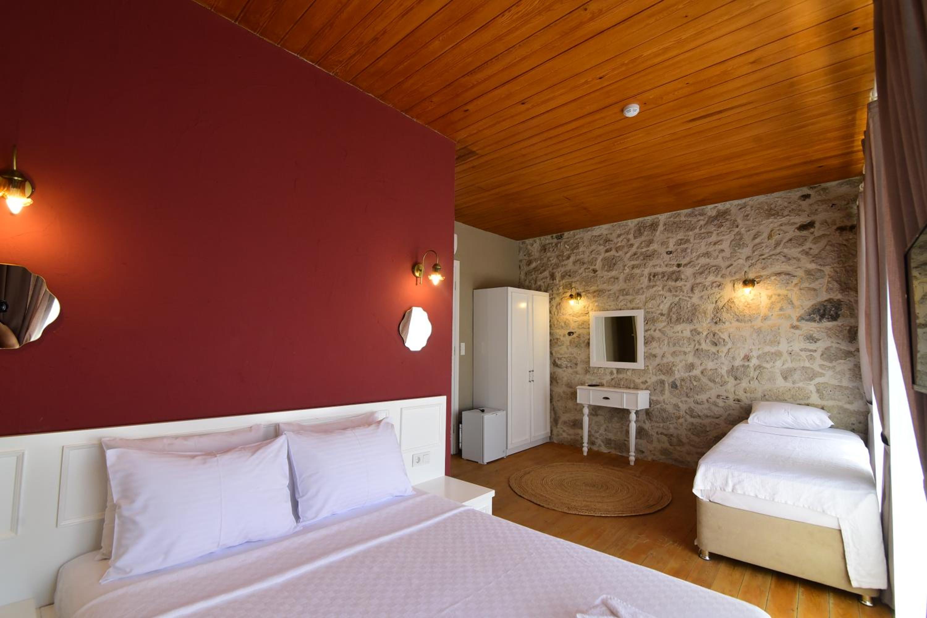  Superior Triple Room - Photo 4