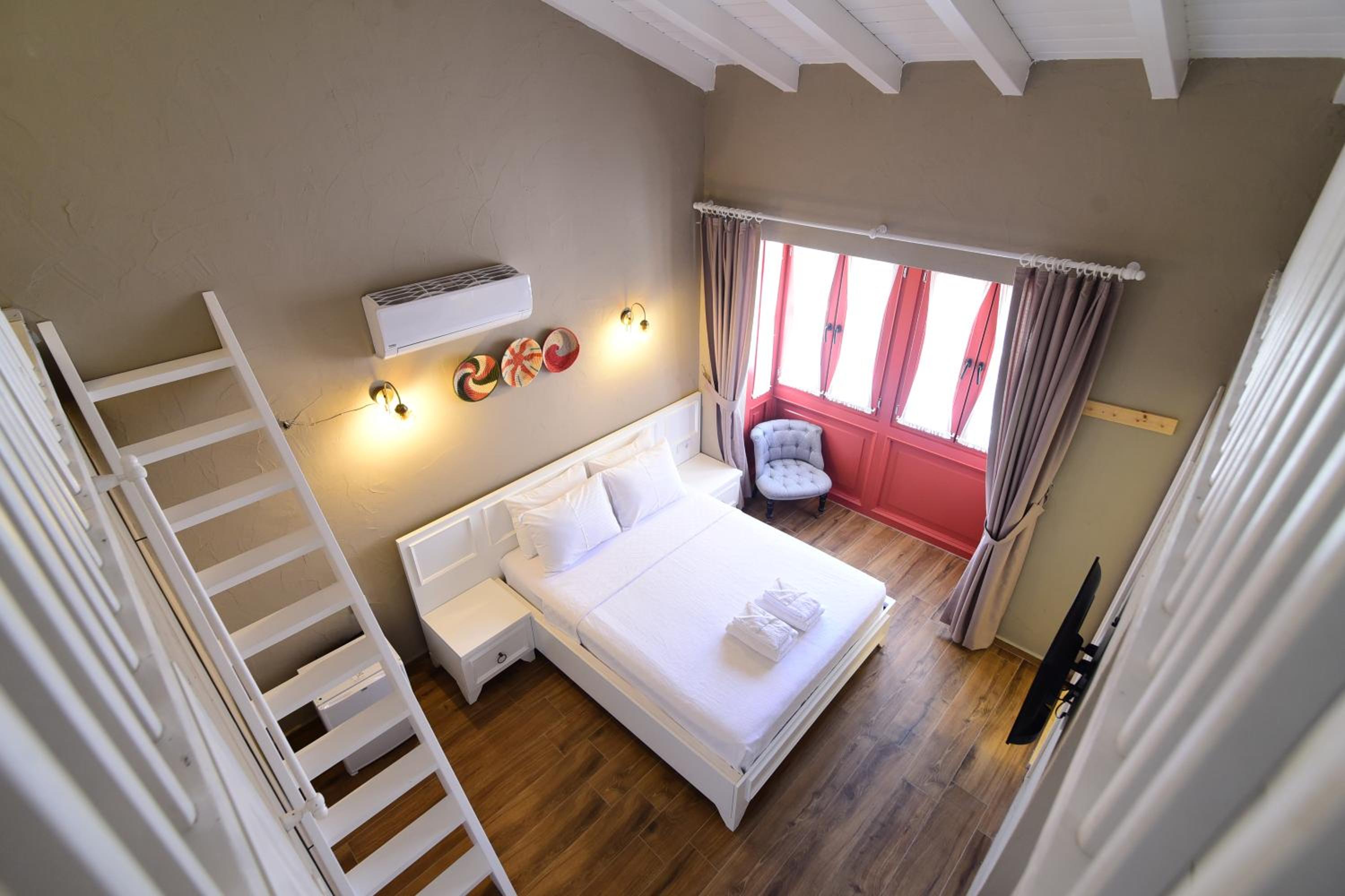 Three-Bedroom Villa photo 2