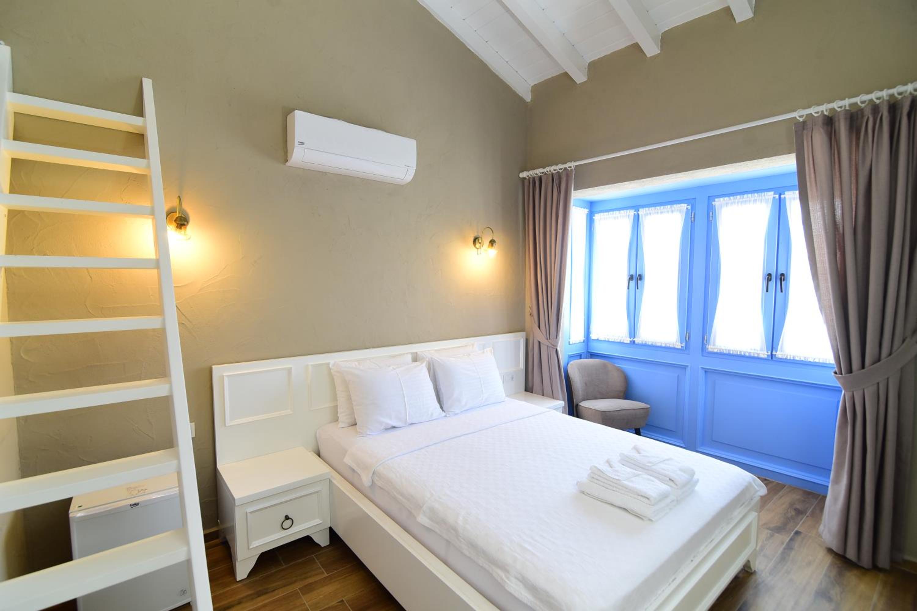 Superior Quadruple Room photo 3