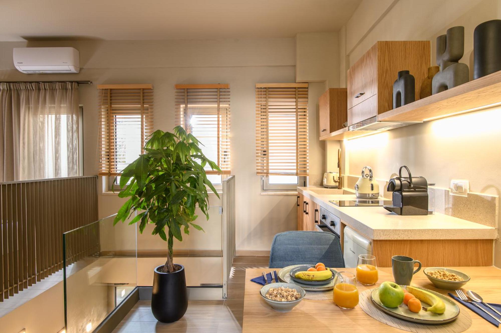 Double Room with Patio - Photo 10