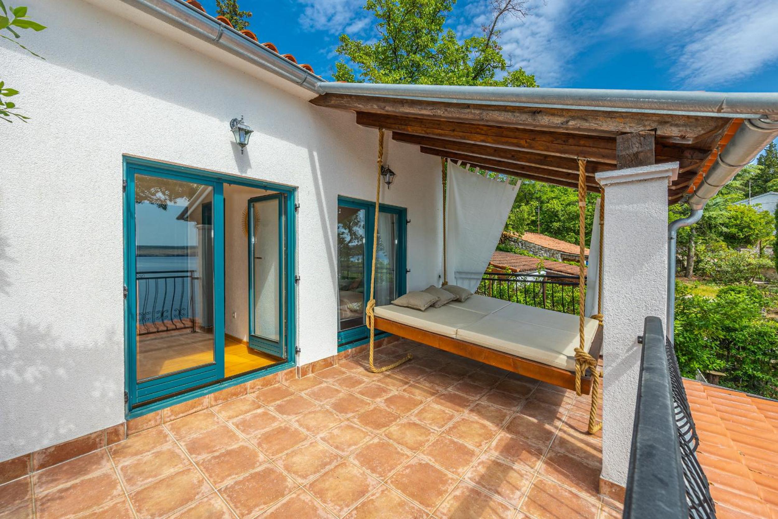 Three-Bedroom Villa photo 2