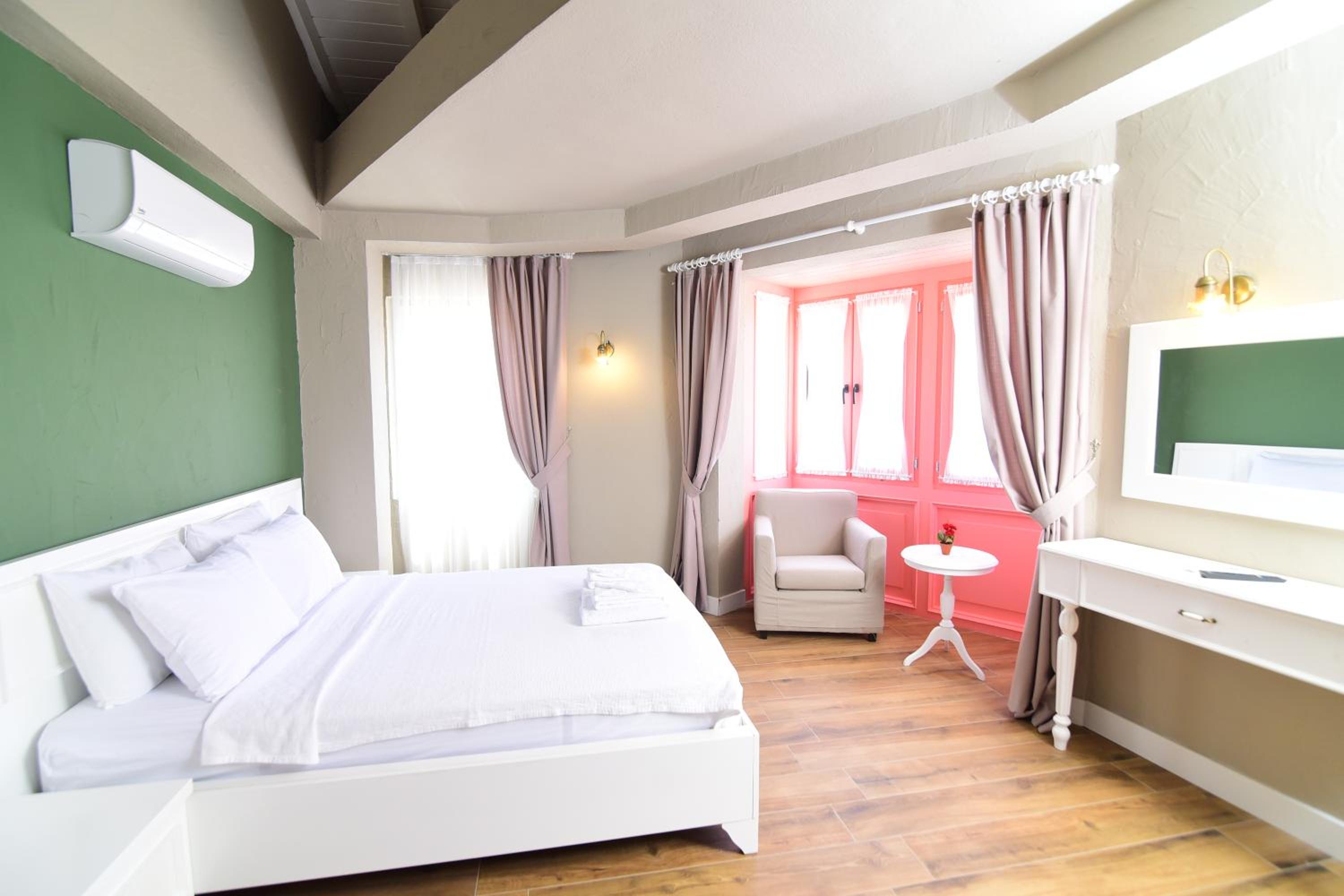 Family Suite - Photo 6