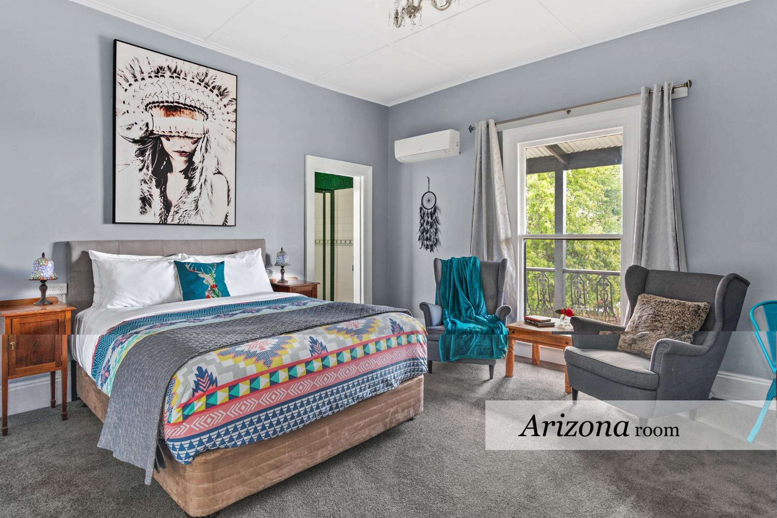 Arizona – Deluxe Queen Room with Bath, upstairs - Photo 1