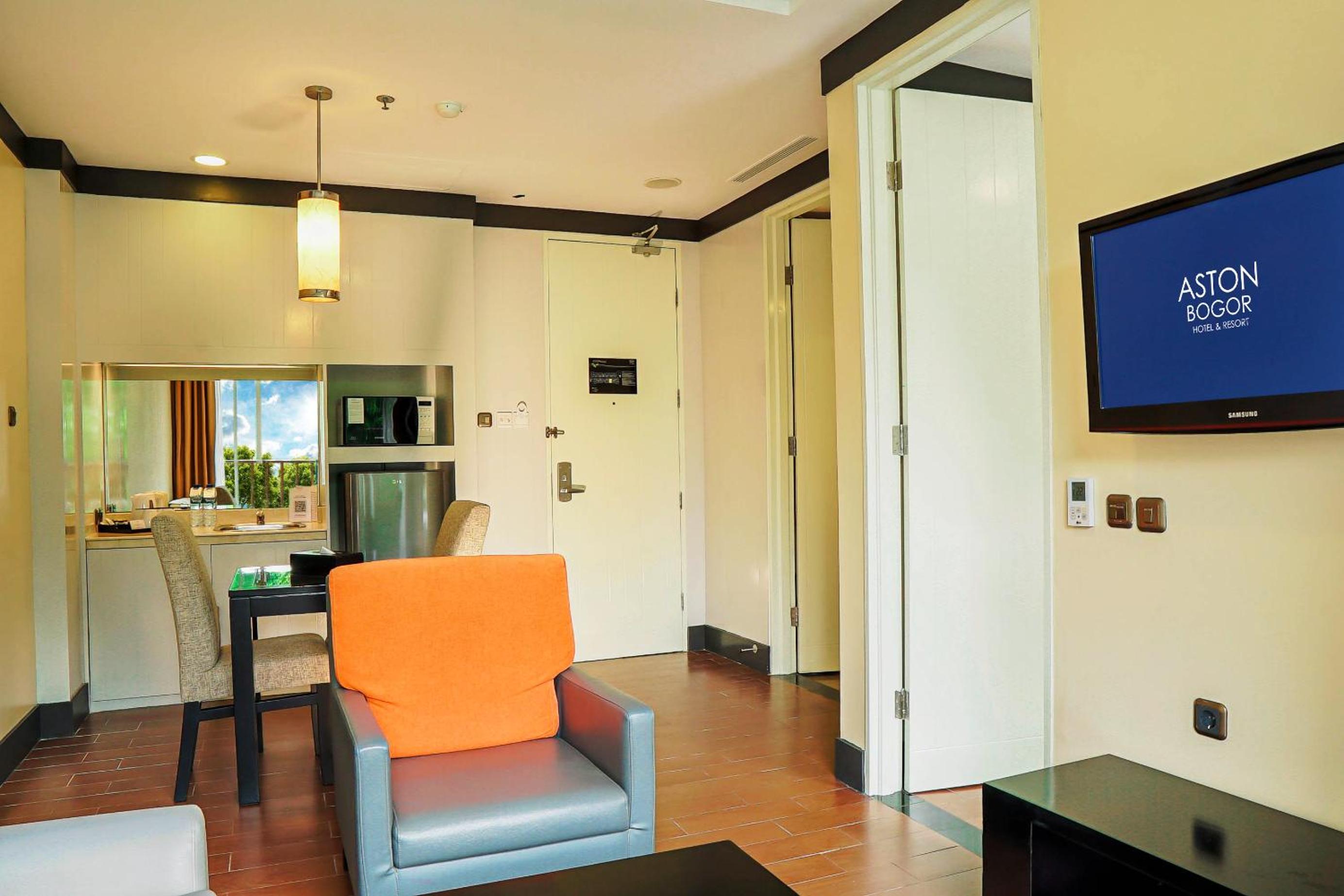 One-Bedroom Apartment - Photo 4