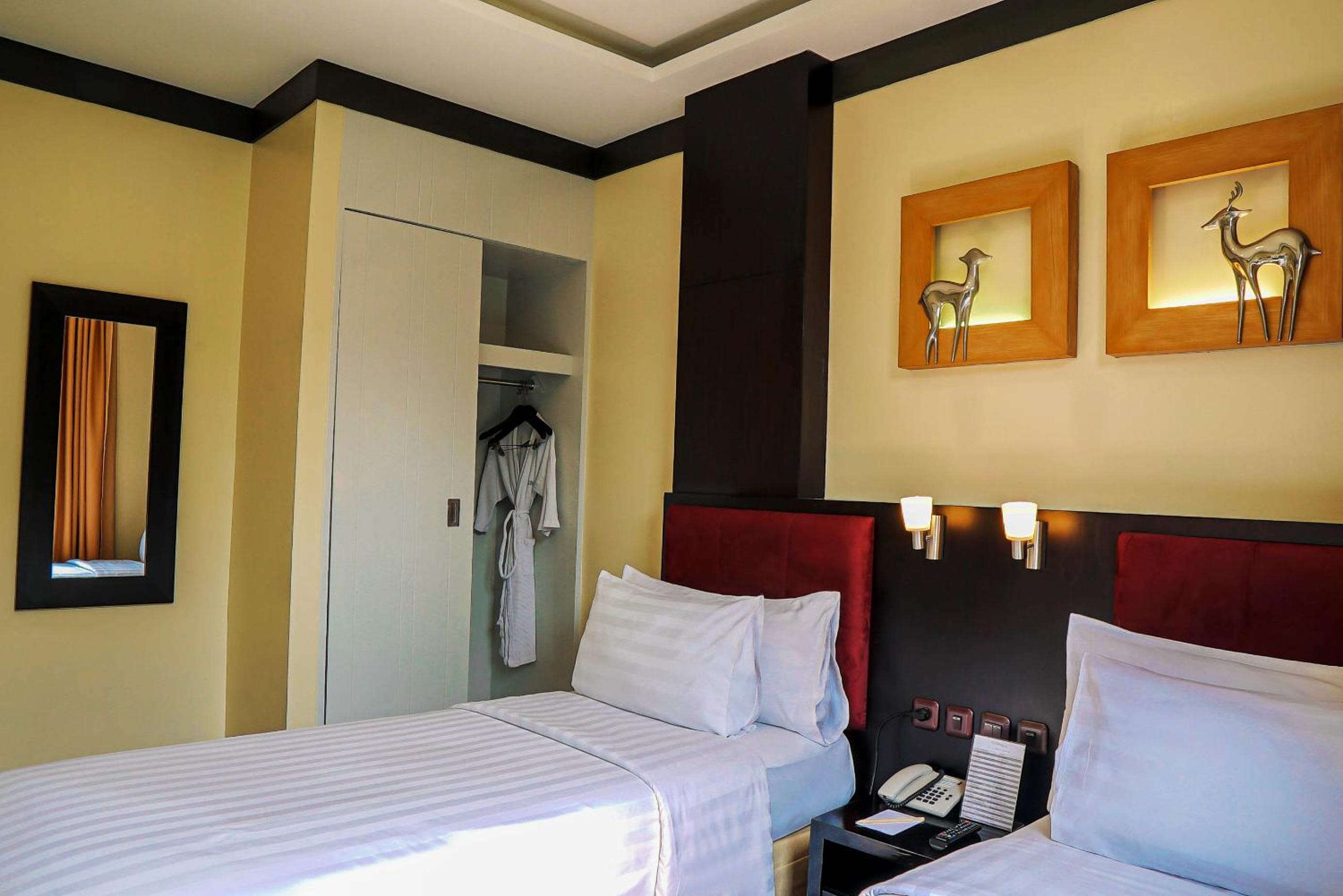 One-Bedroom Apartment - Photo 3