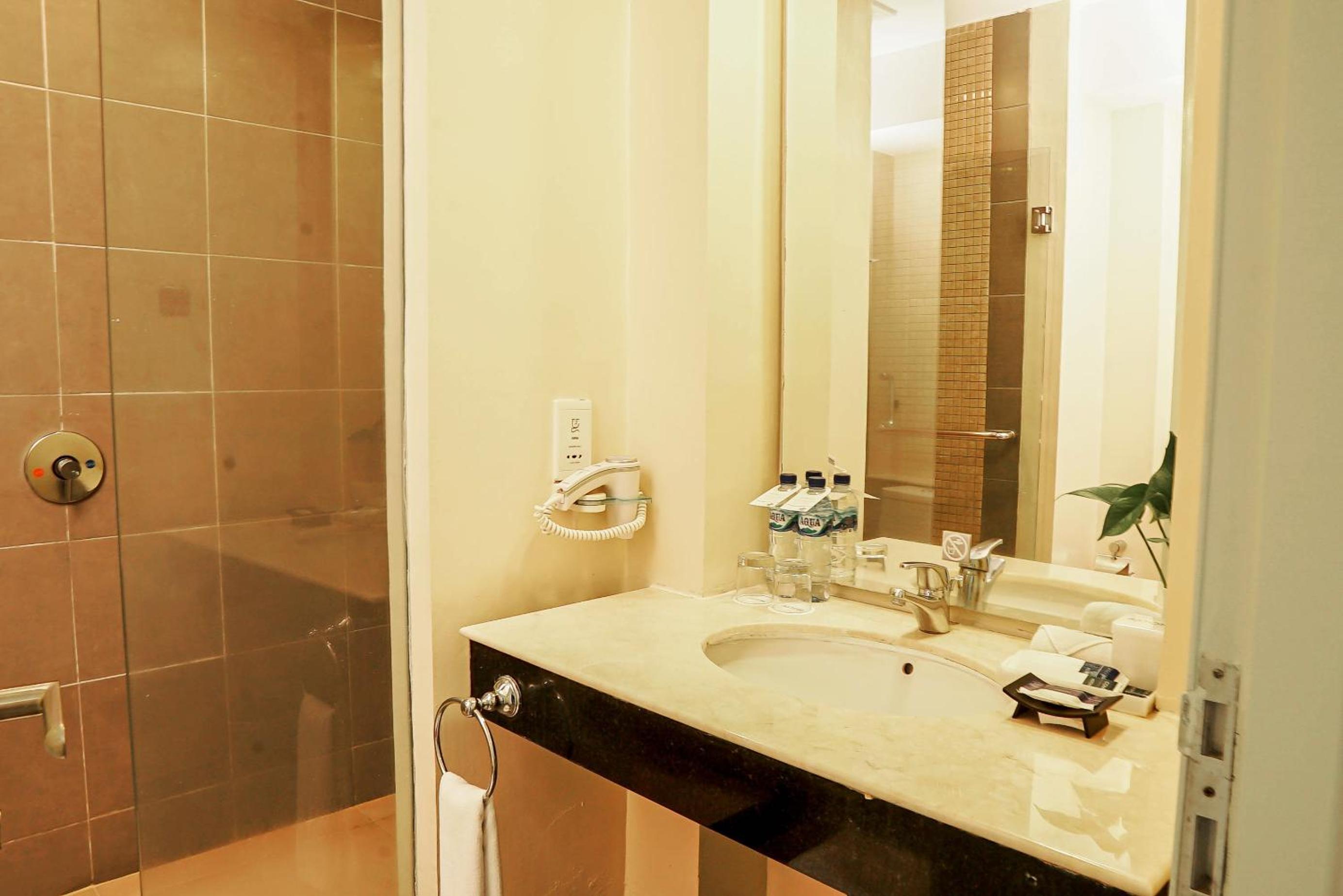 One-Bedroom Apartment - Photo 8