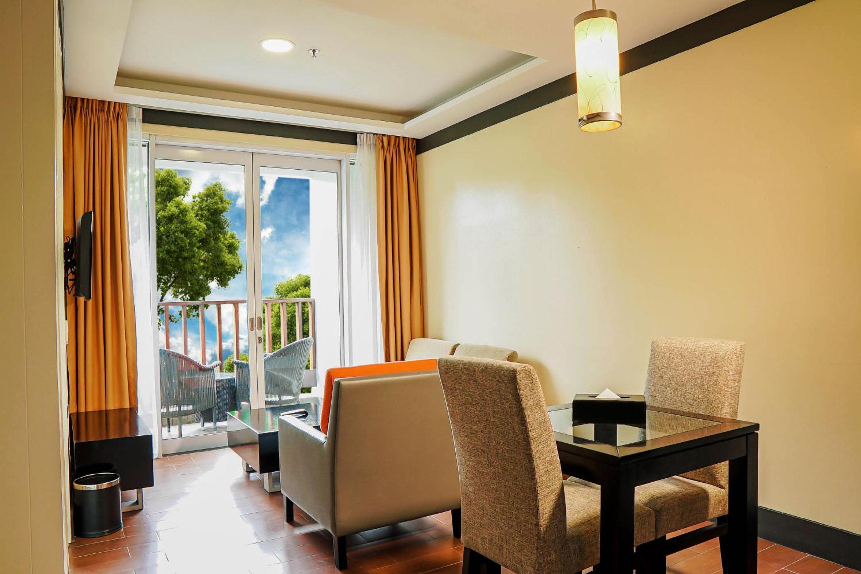 One-Bedroom Apartment - Photo 9