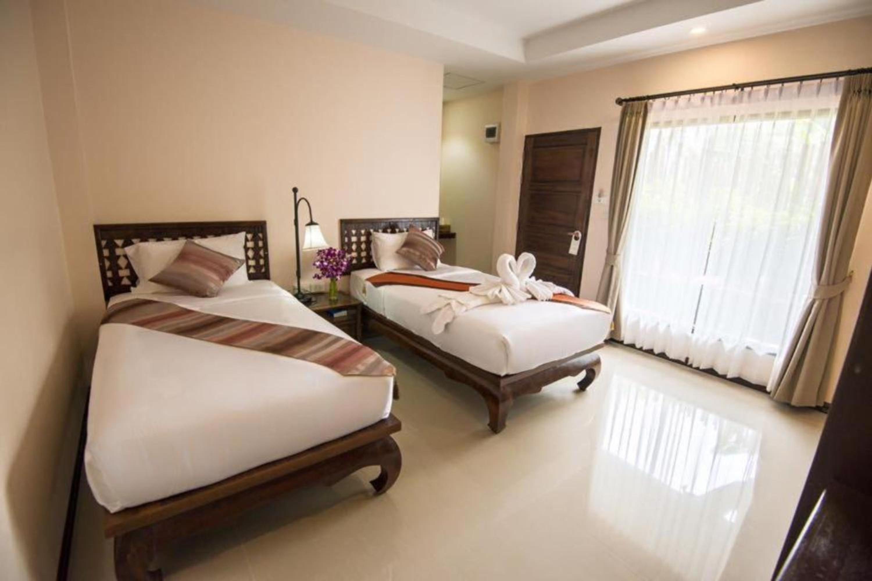 Twin Room with Private Bathroom