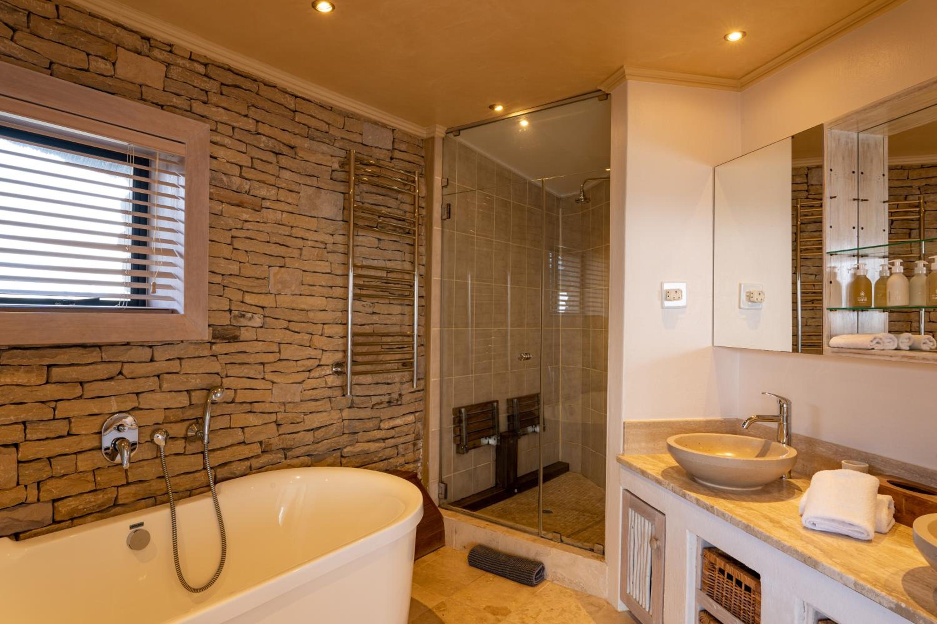 Deluxe Double Room with Balcony and Sea View photo 2