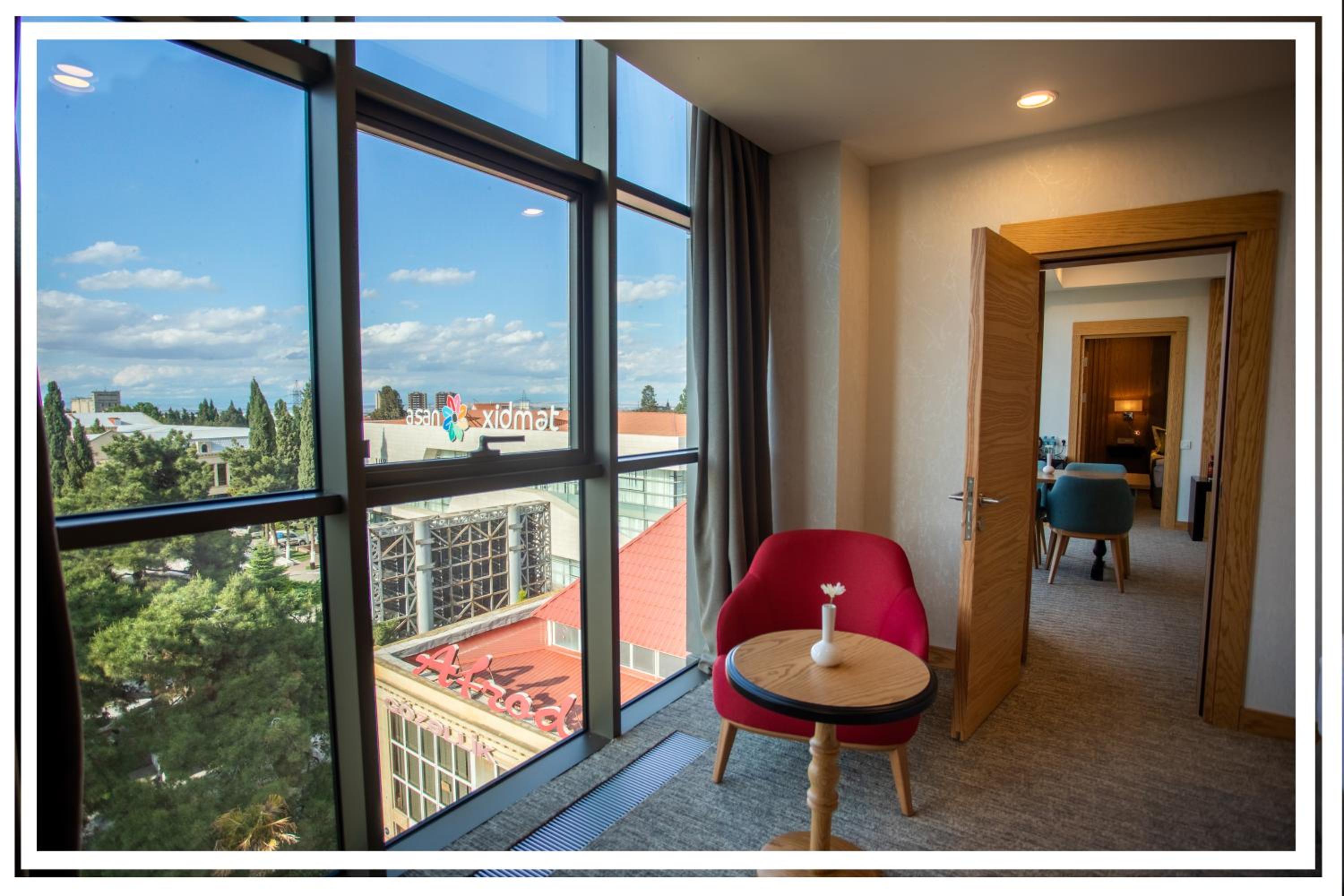 Deluxe Room - Photo 6