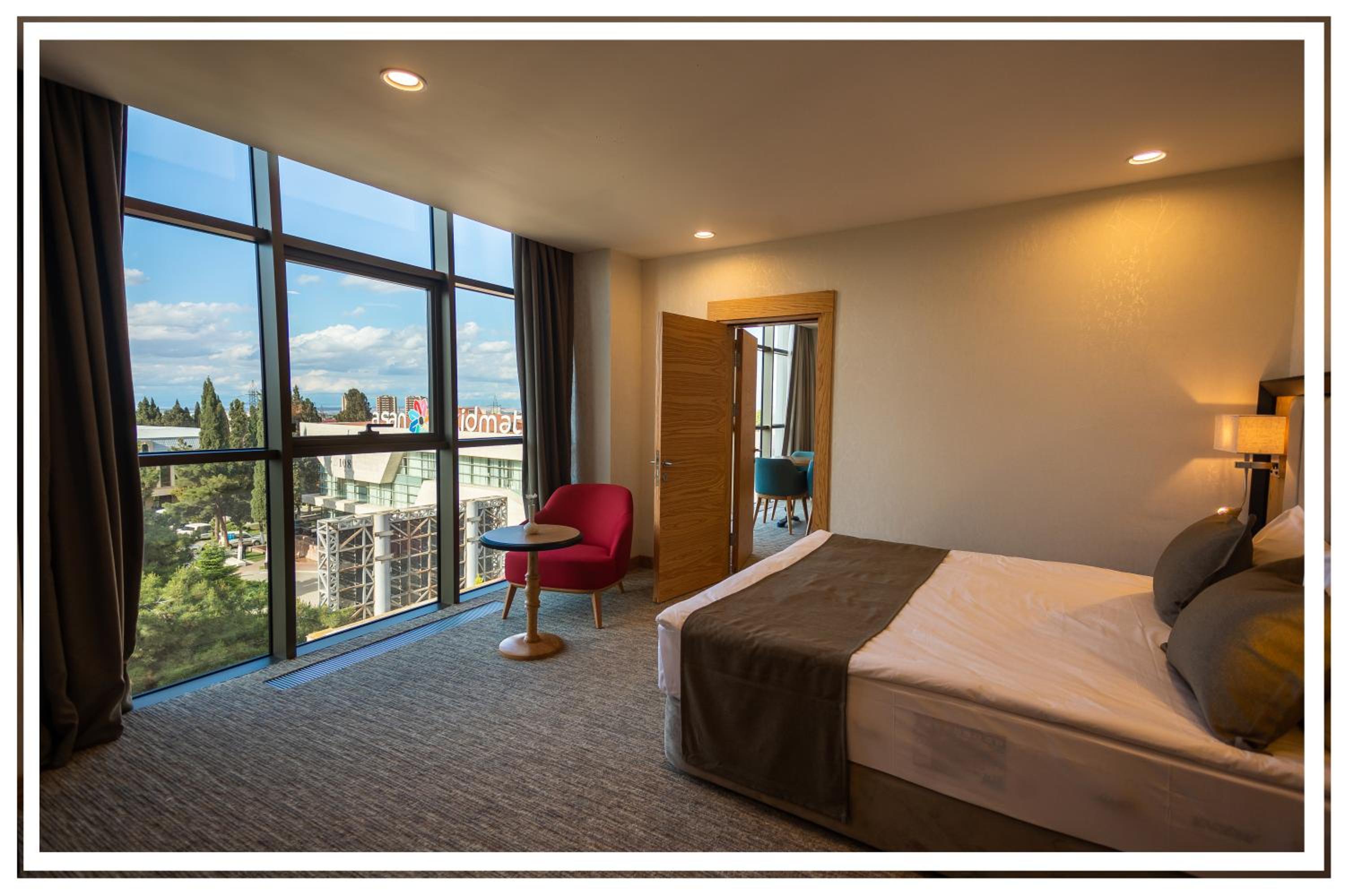 Deluxe Room - Photo 7