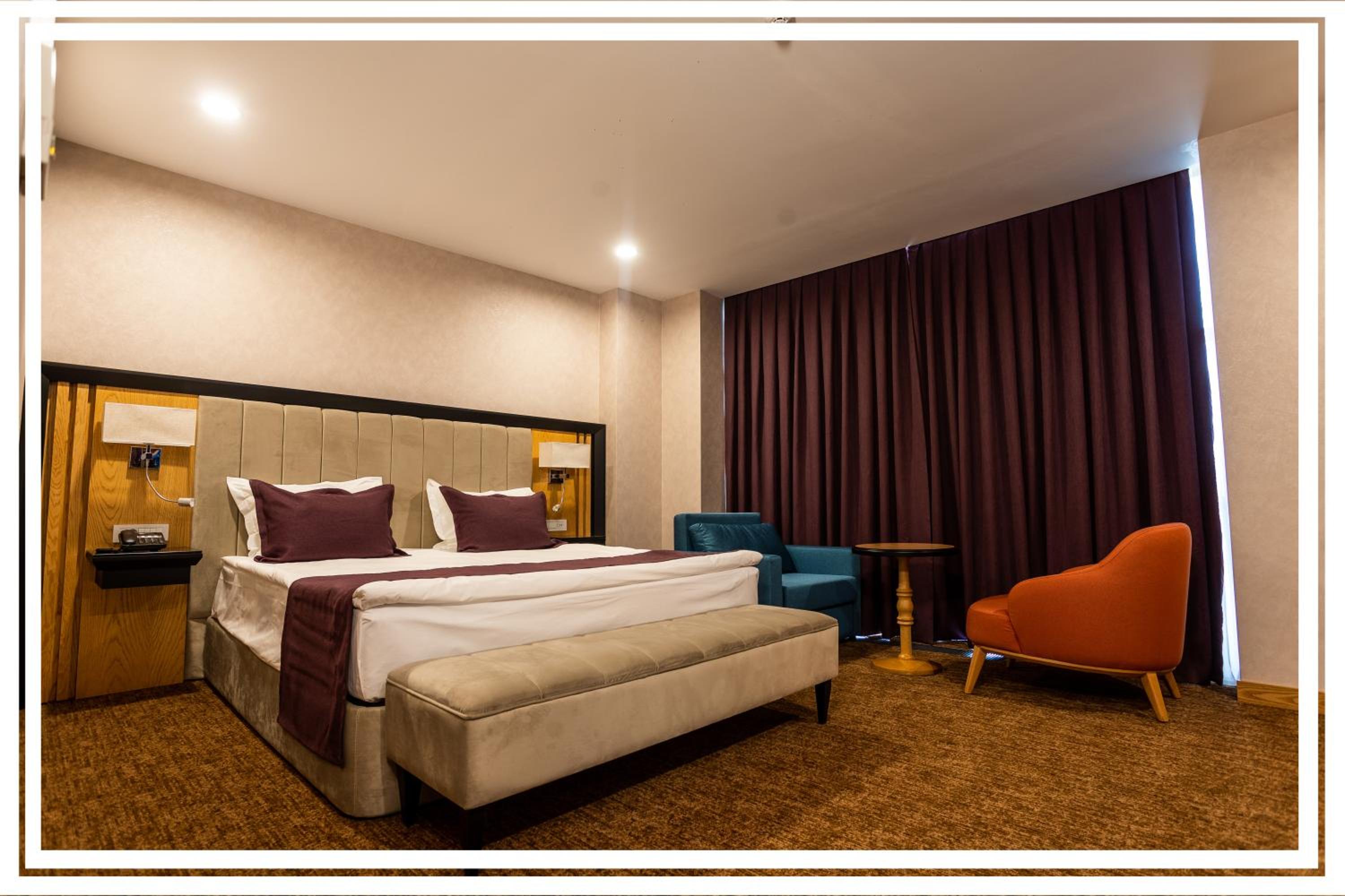 Deluxe Room - Photo 8