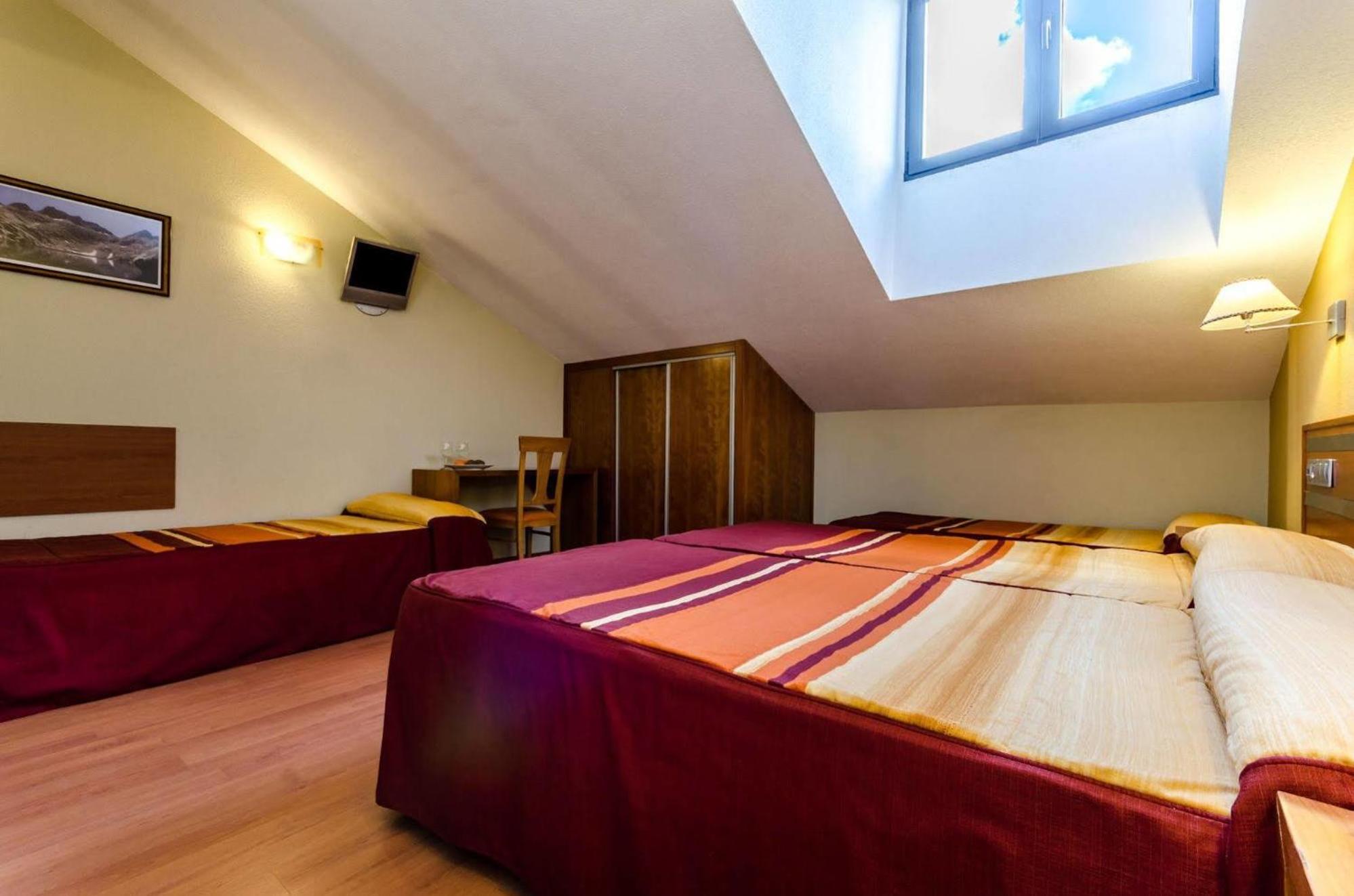 Quadruple Room - Photo 1