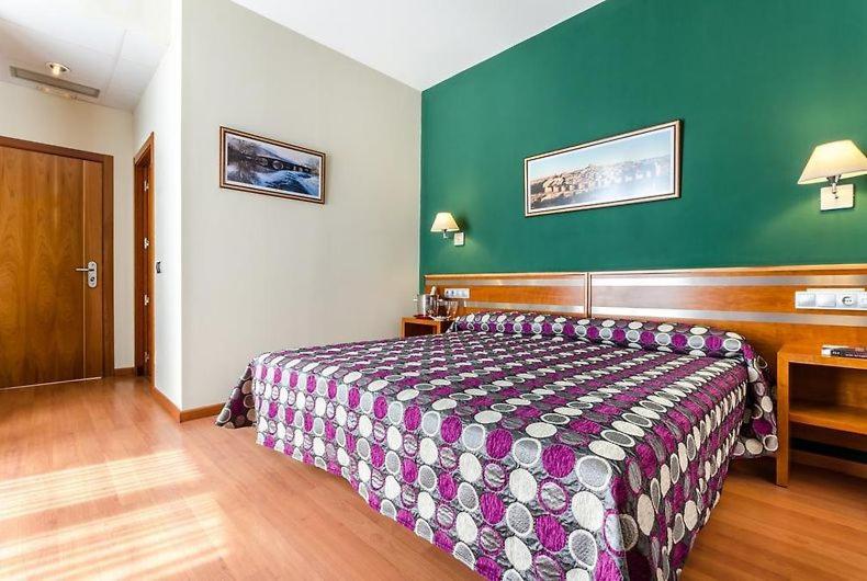 Double or Twin Room - Photo 14