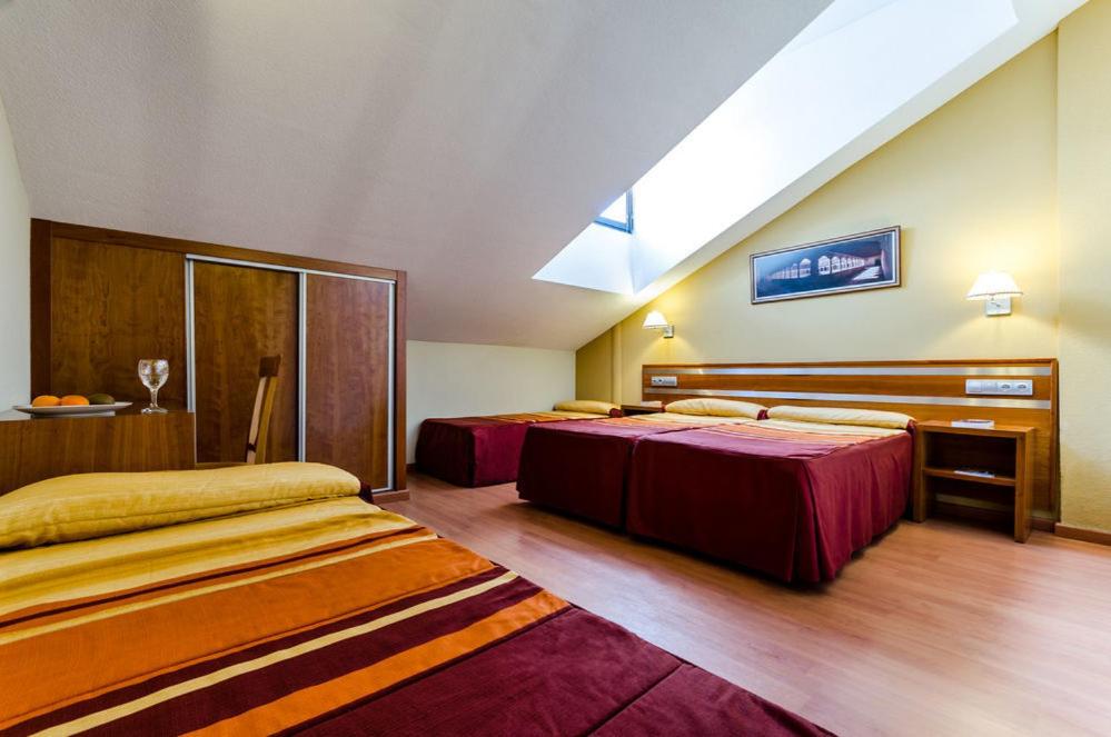 Quadruple Room - Photo 3