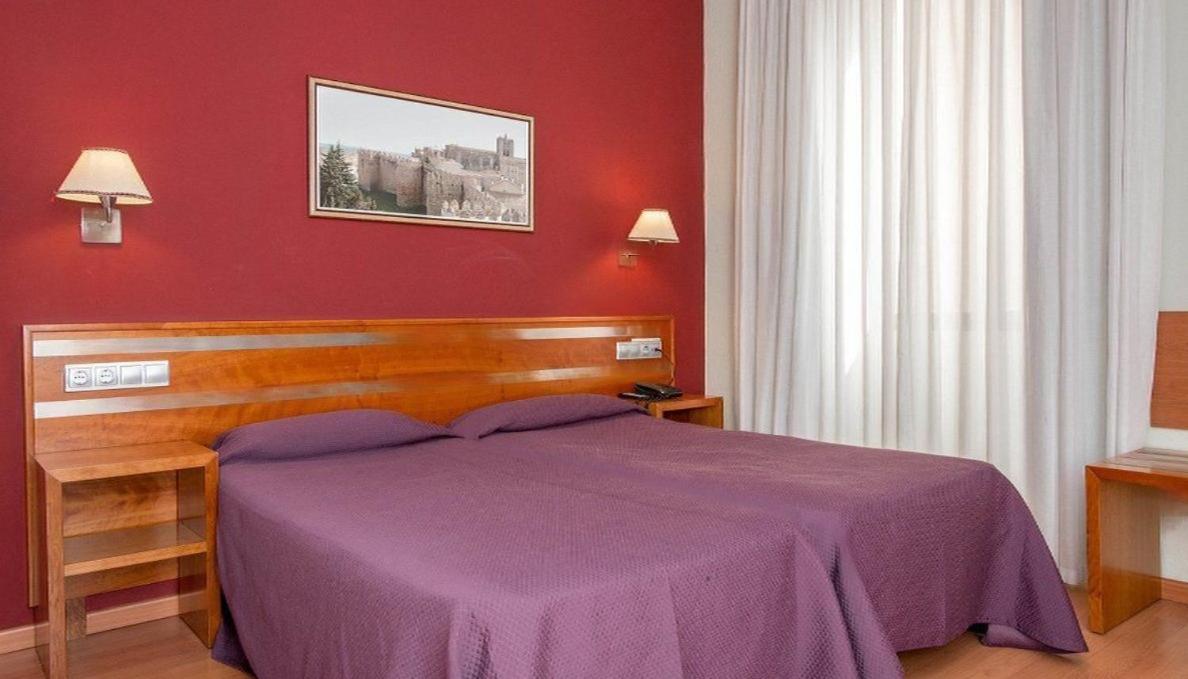Double or Twin Room - Photo 11