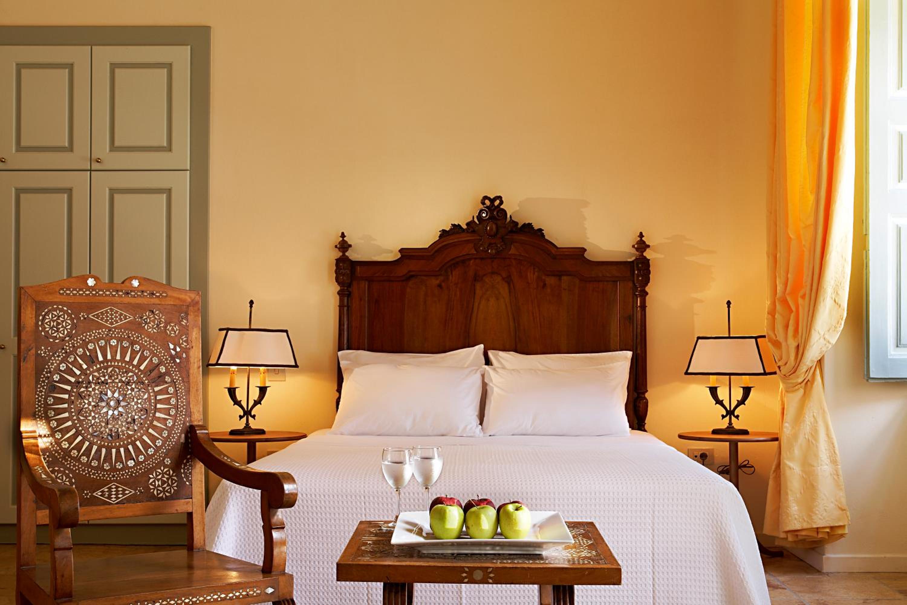 Queen Suite - Photo 8